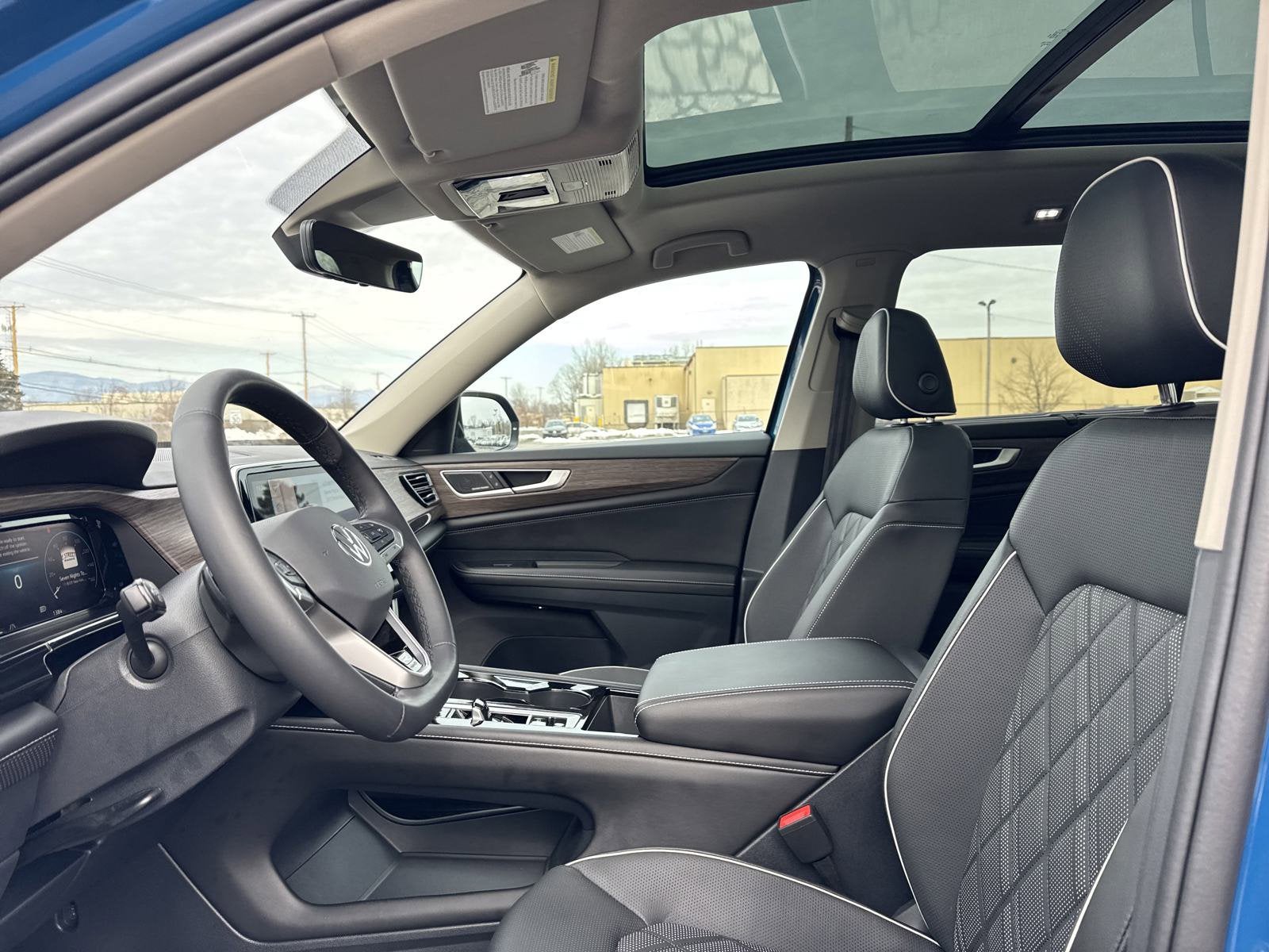 2025 Volkswagen Atlas 2.0T SEL Premium R-Line