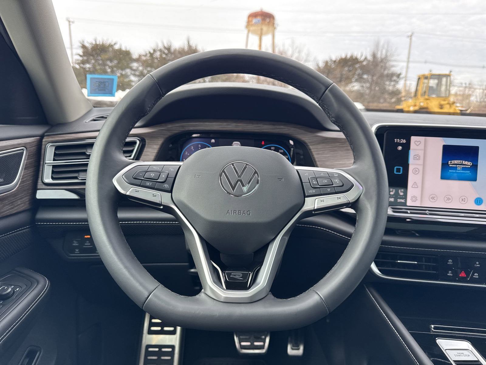 2025 Volkswagen Atlas 2.0T SEL Premium R-Line