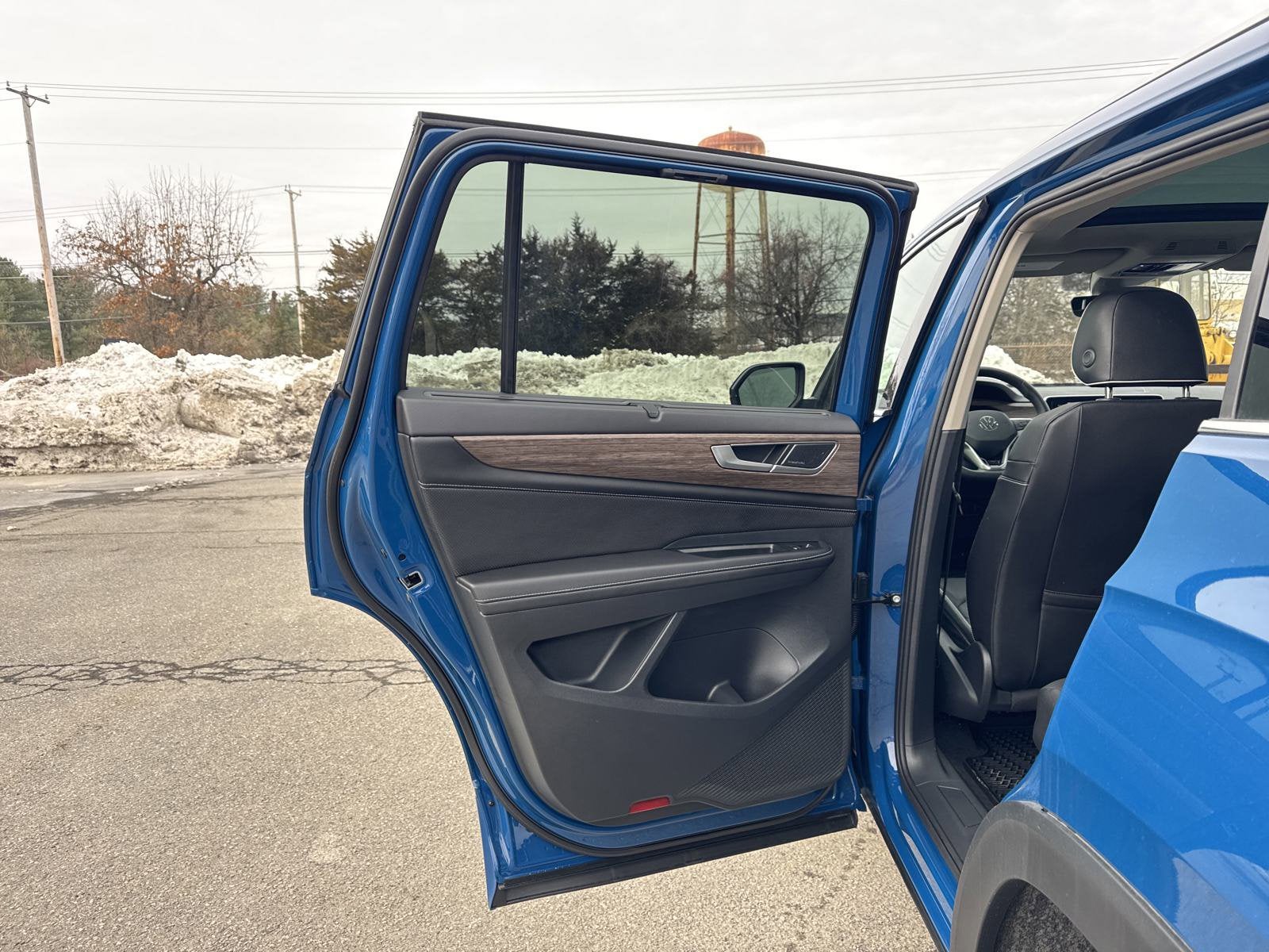 2025 Volkswagen Atlas 2.0T SEL Premium R-Line