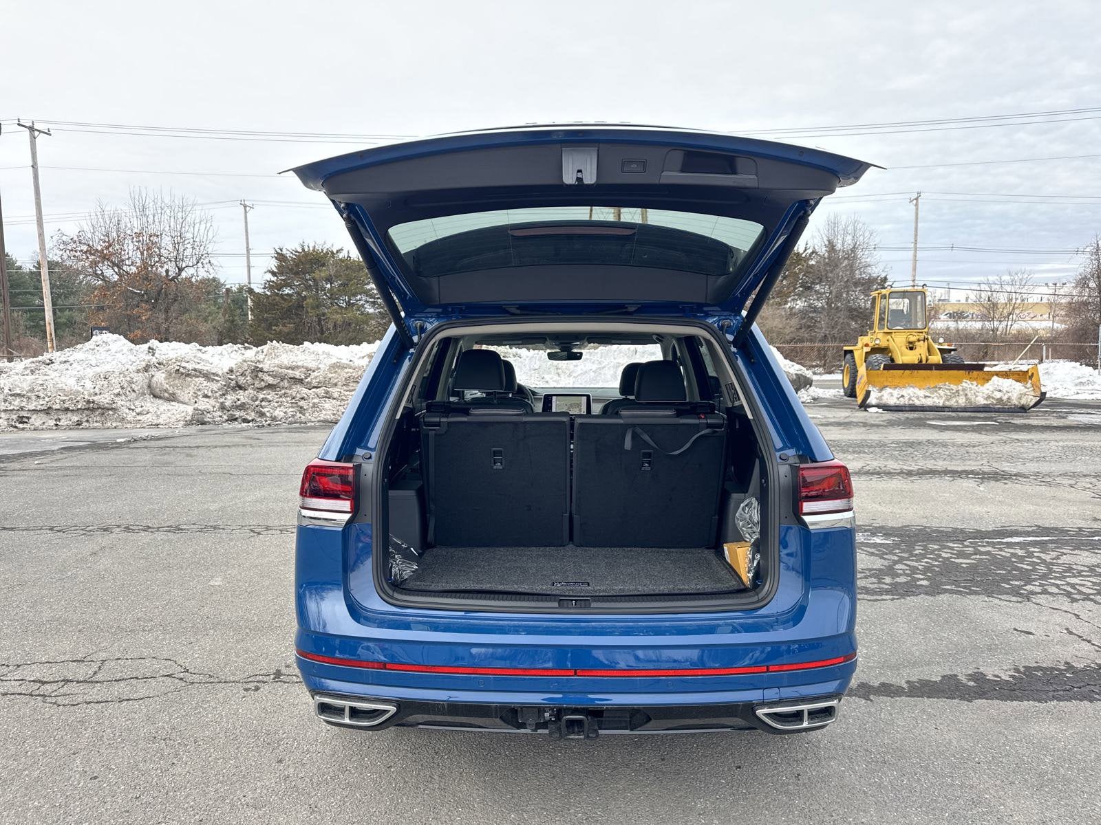 2025 Volkswagen Atlas 2.0T SEL Premium R-Line