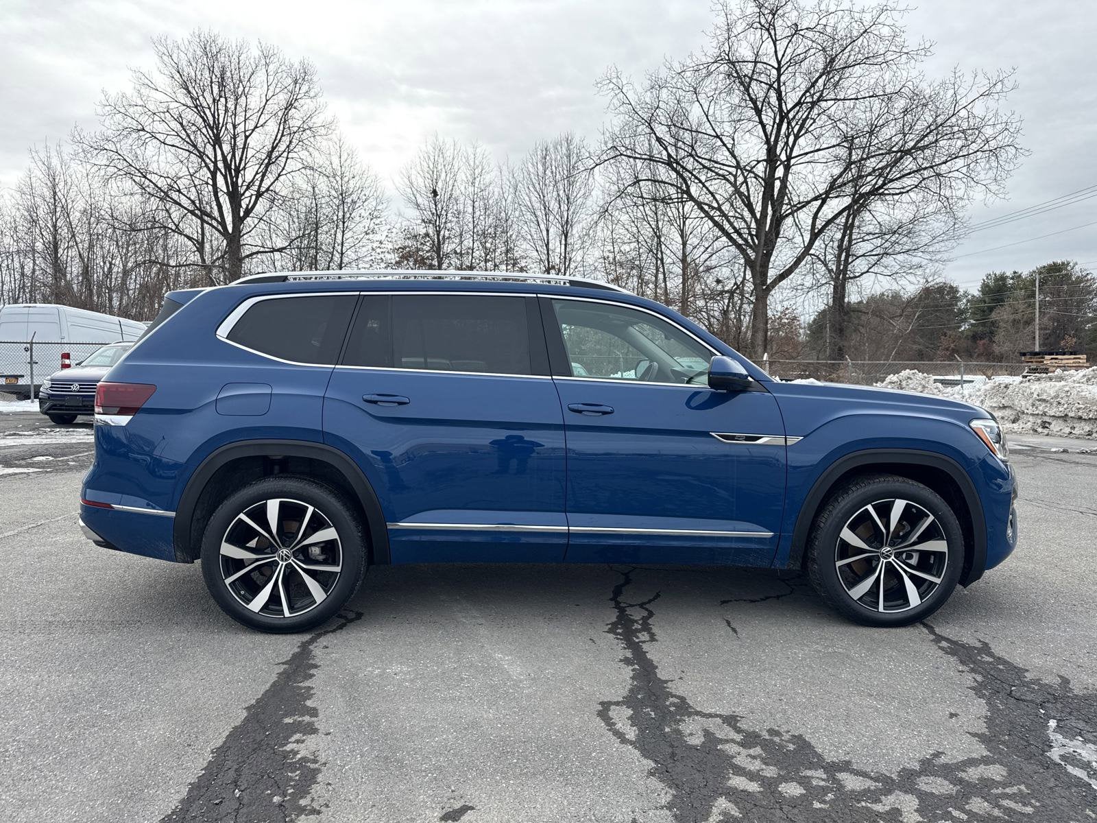 2025 Volkswagen Atlas 2.0T SEL Premium R-Line