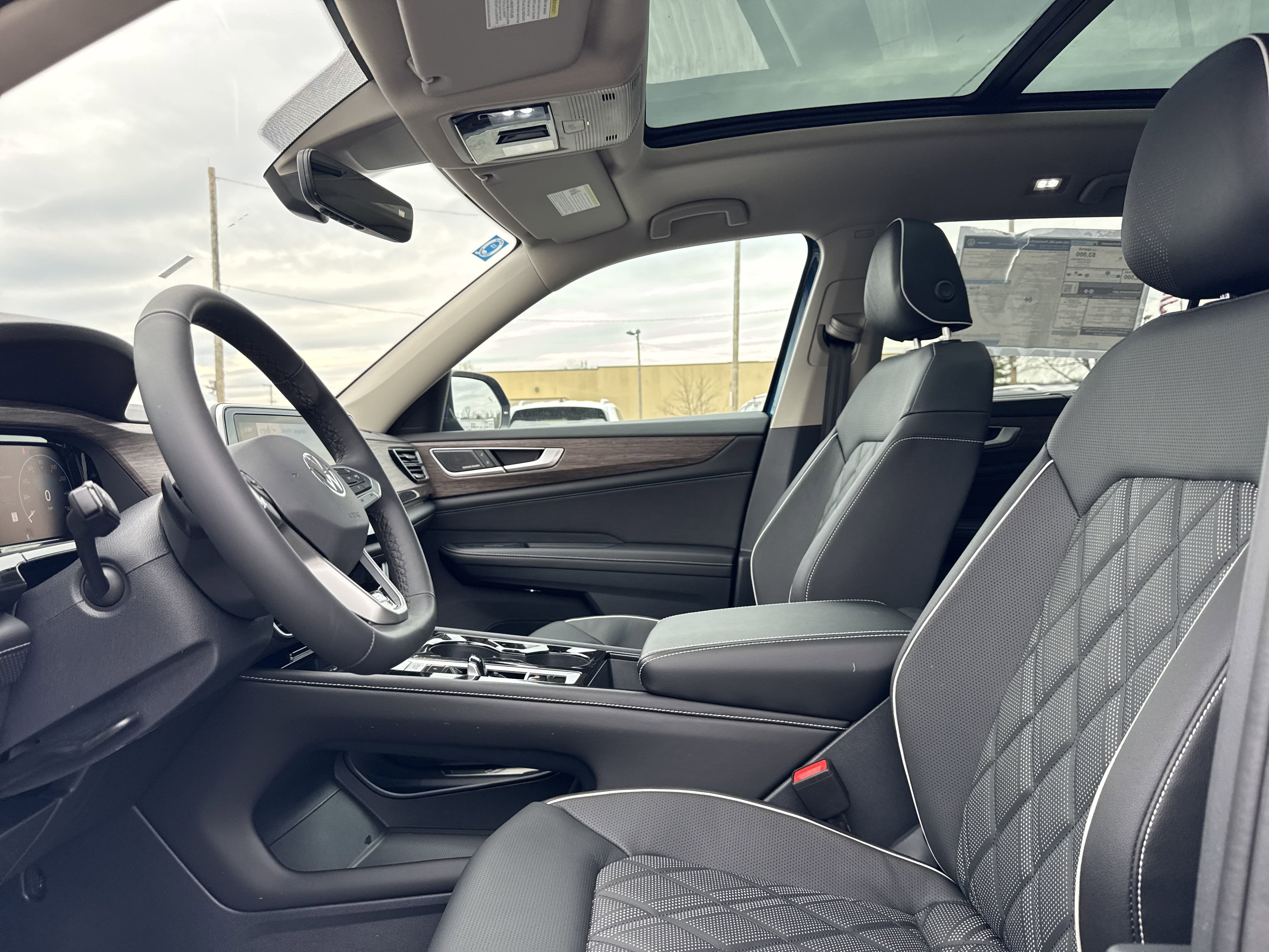 2025 Volkswagen Atlas 2.0T SEL Premium R-Line