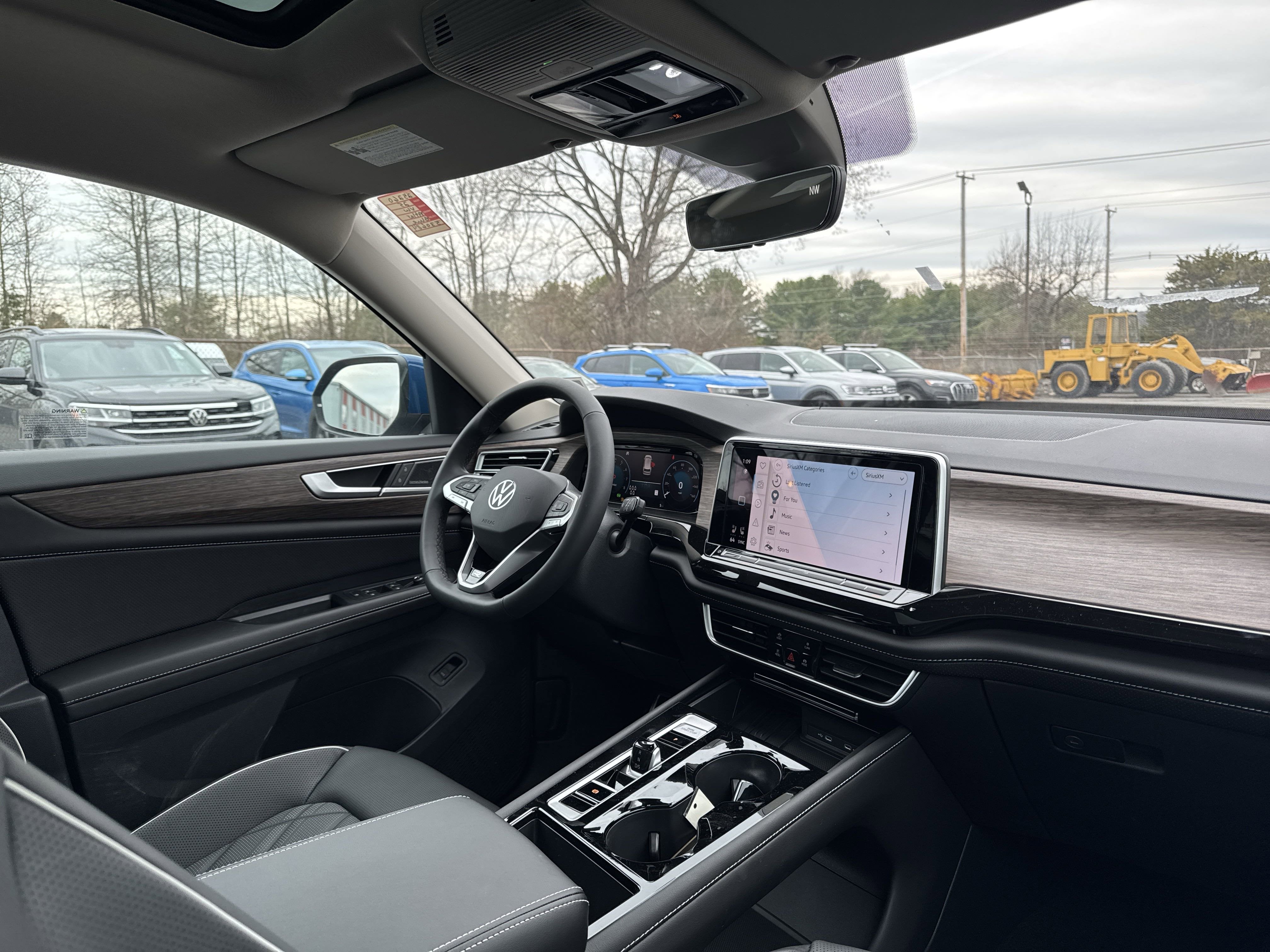 2025 Volkswagen Atlas 2.0T SEL Premium R-Line