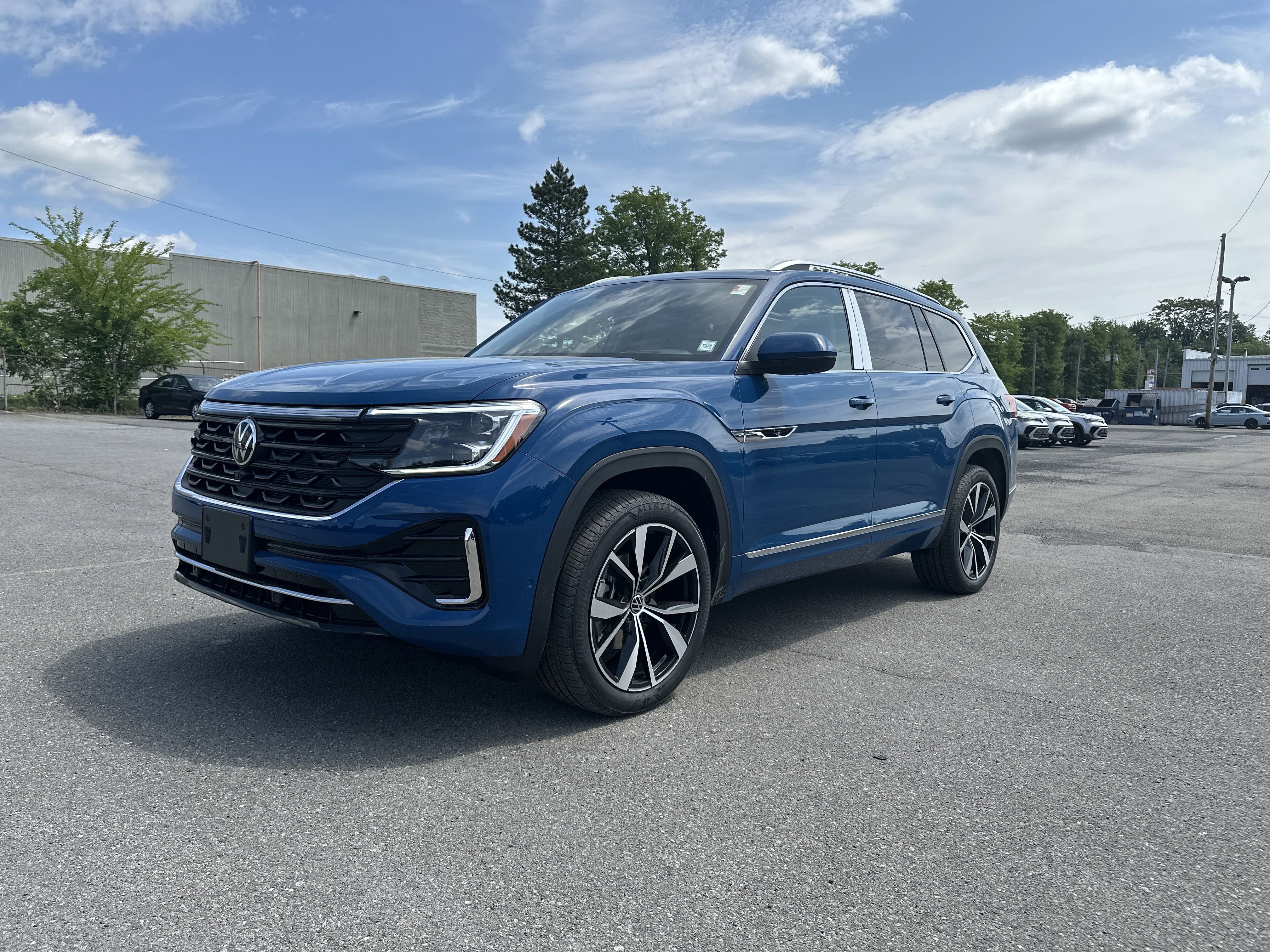 2025 Volkswagen Atlas 2.0T SEL Premium R-Line