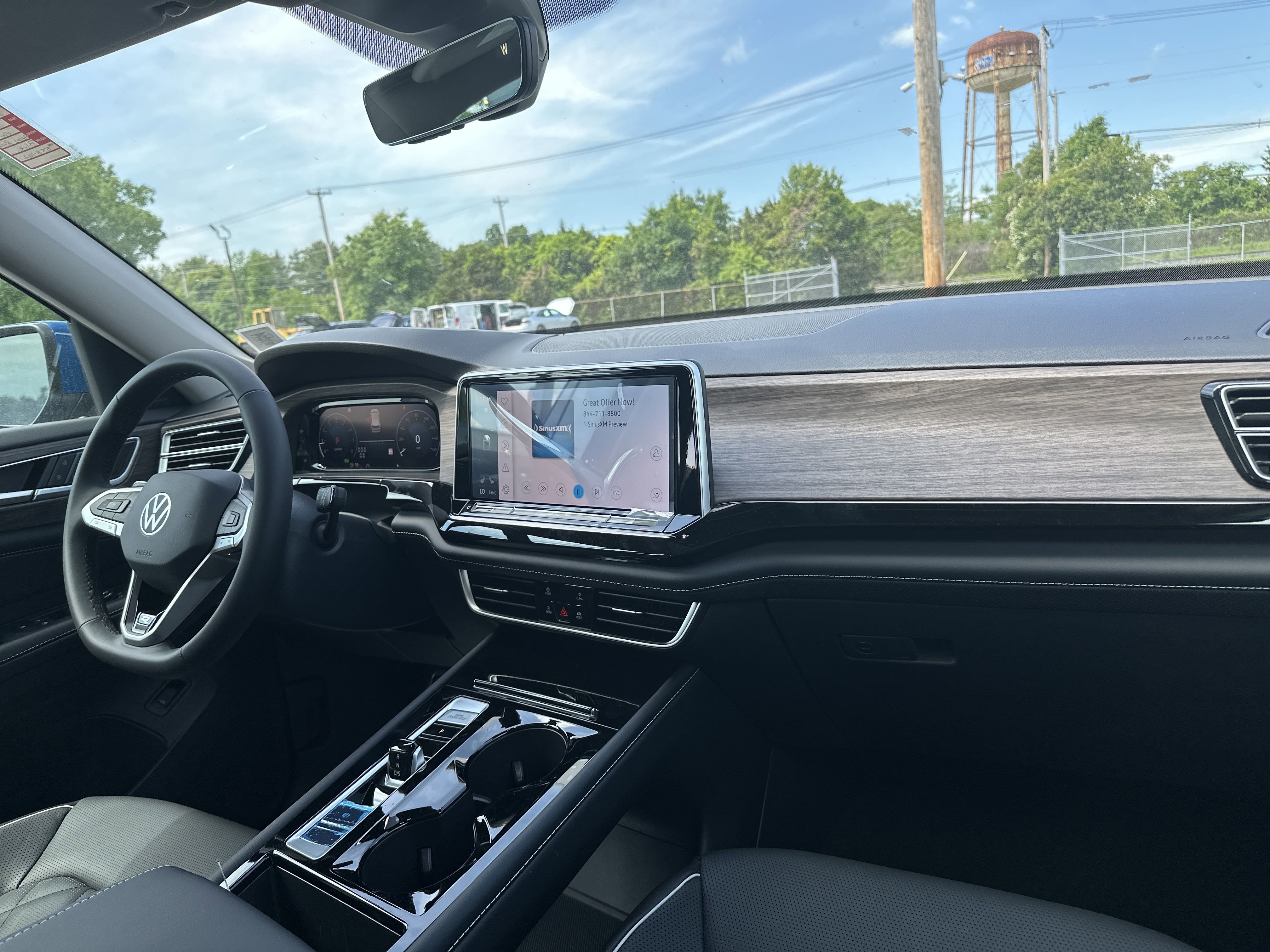 2025 Volkswagen Atlas 2.0T SEL Premium R-Line