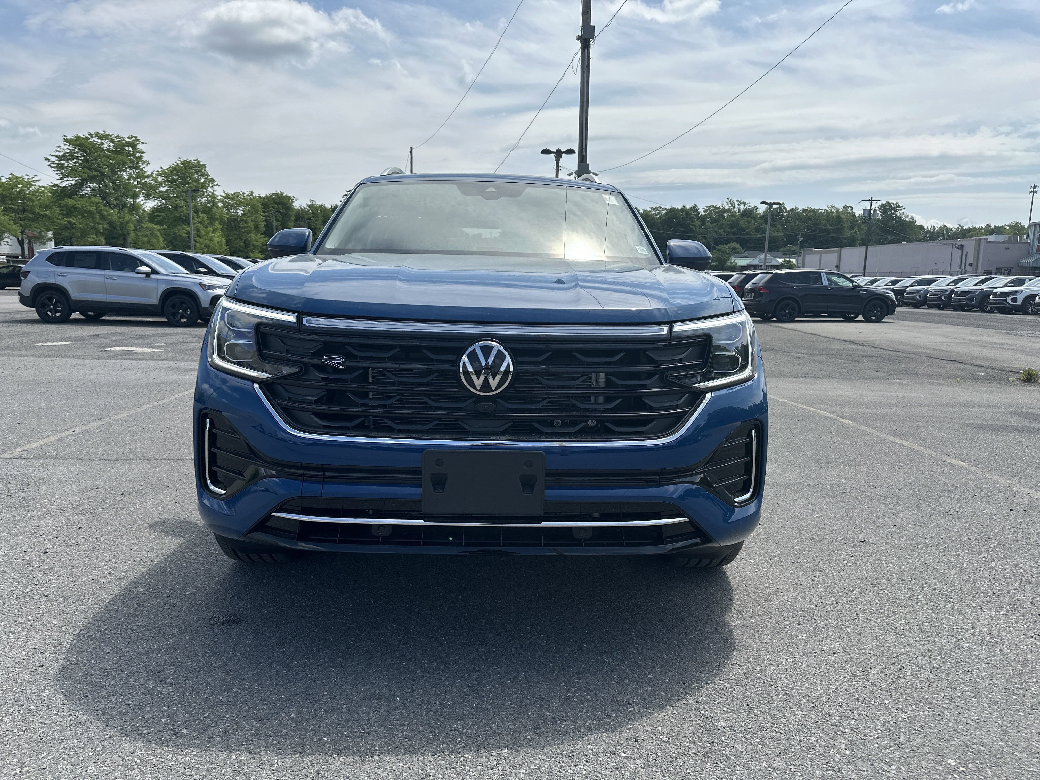 2025 Volkswagen Atlas 2.0T SEL Premium R-Line