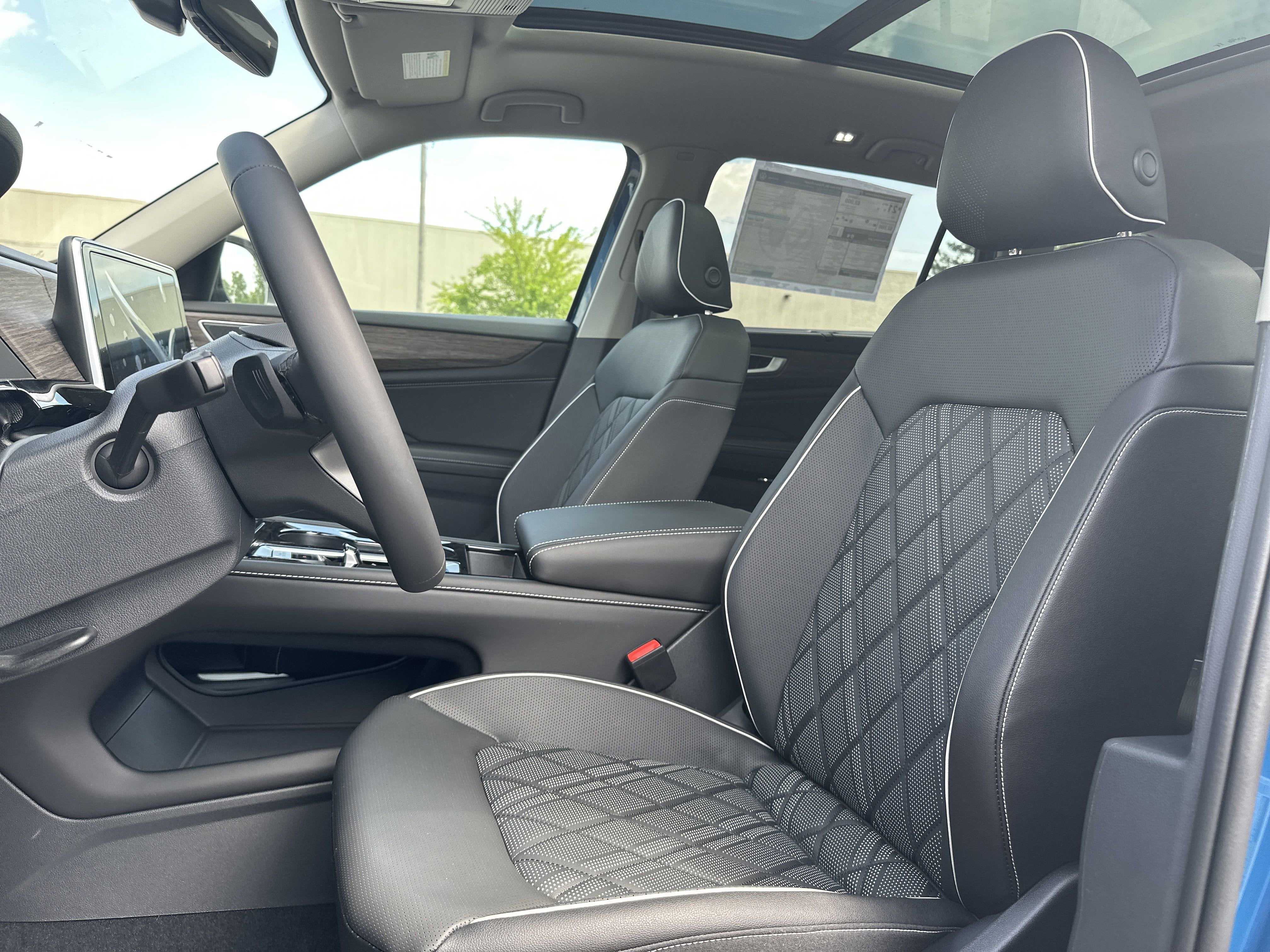 2025 Volkswagen Atlas 2.0T SEL Premium R-Line