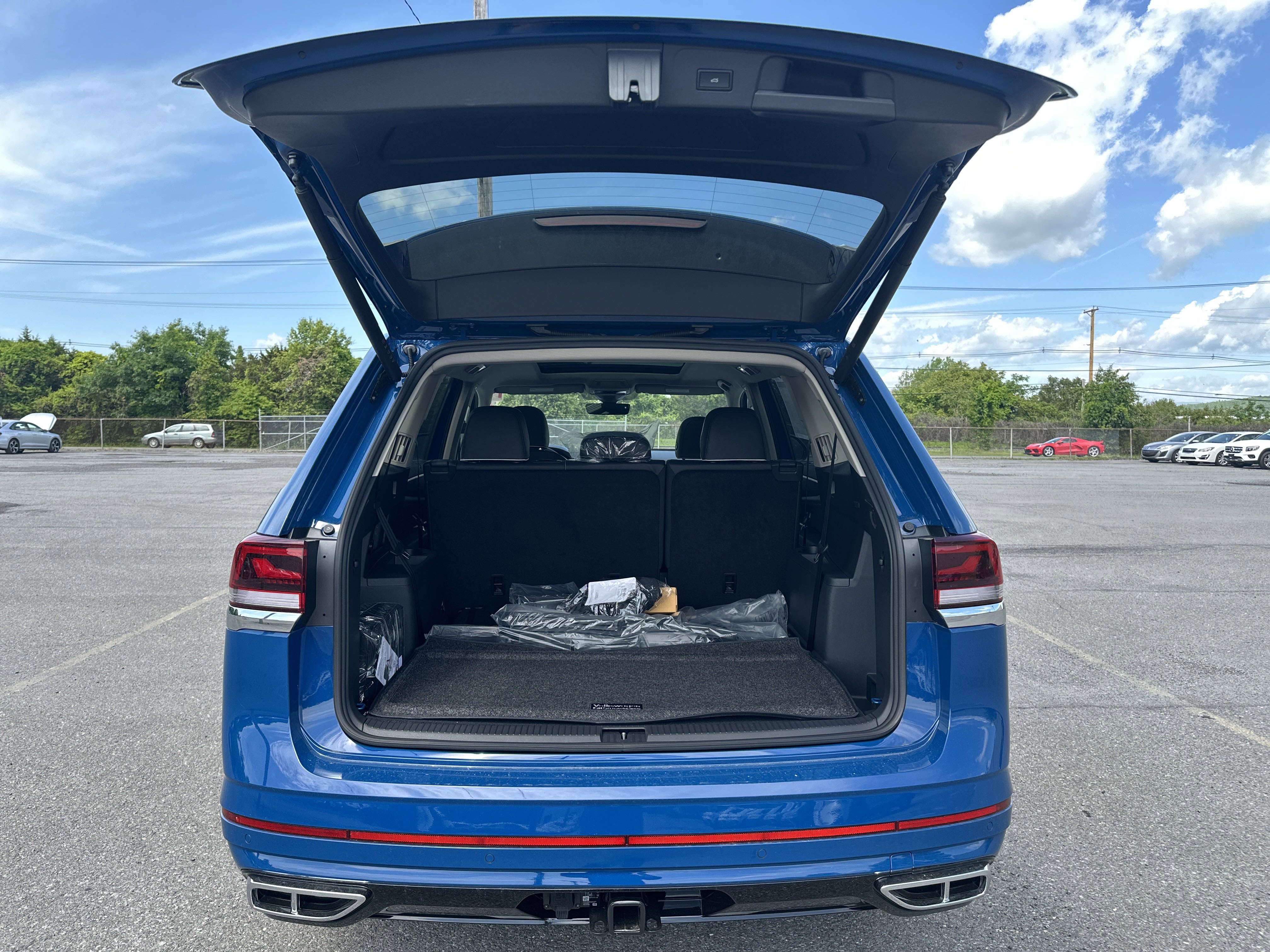 2025 Volkswagen Atlas 2.0T SEL Premium R-Line