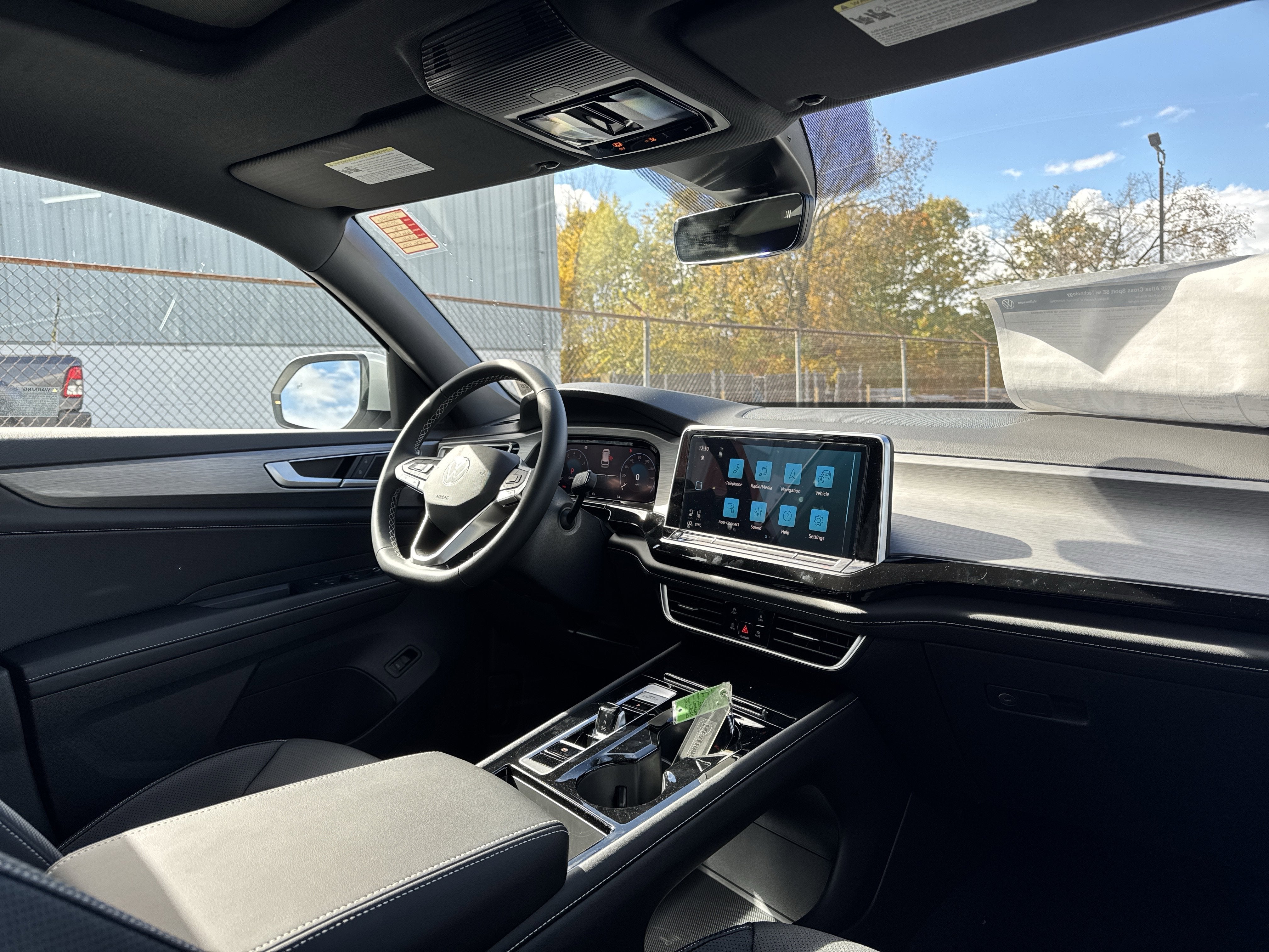 2026 Volkswagen Atlas Cross Sport 2.0T SE W/TECHNOLOGY