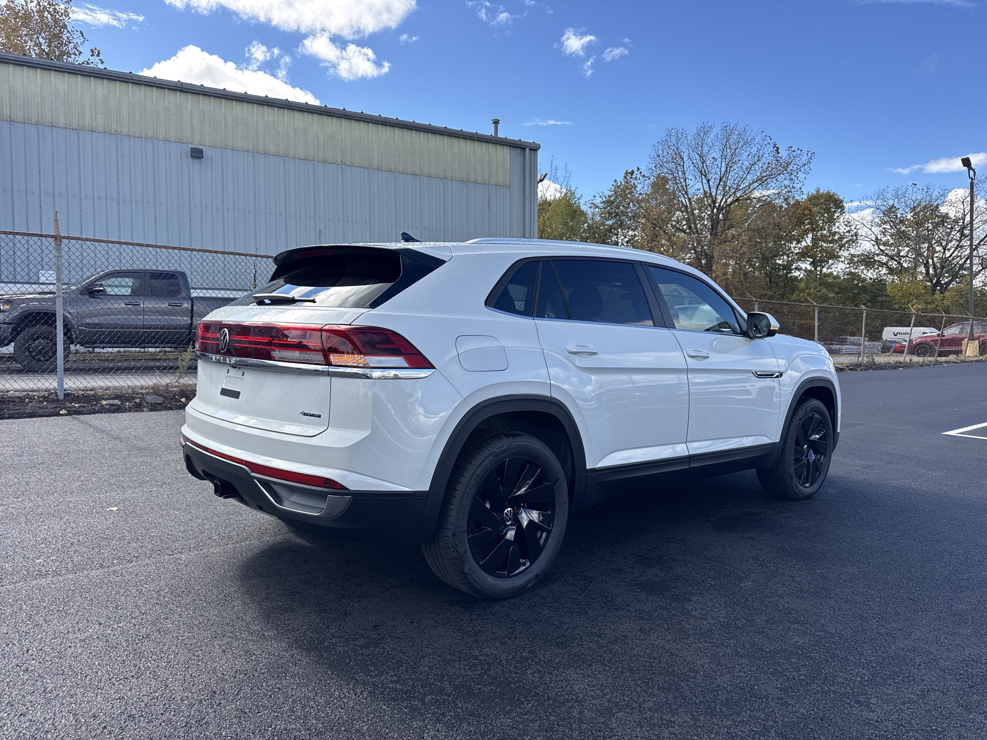 2026 Volkswagen Atlas Cross Sport 2.0T SE W/TECHNOLOGY