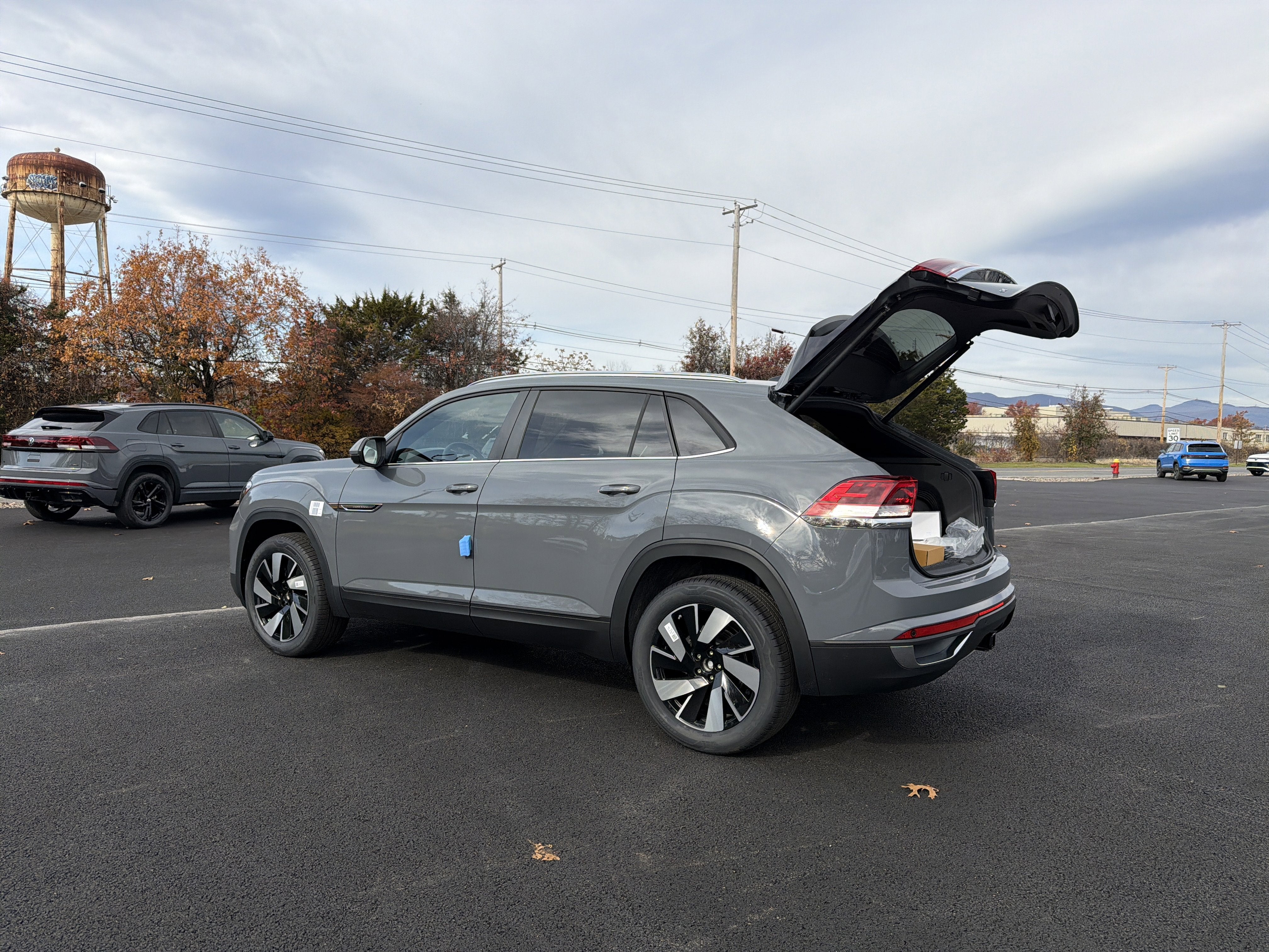 2026 Volkswagen Atlas Cross Sport 2.0T SE W/TECHNOLOGY