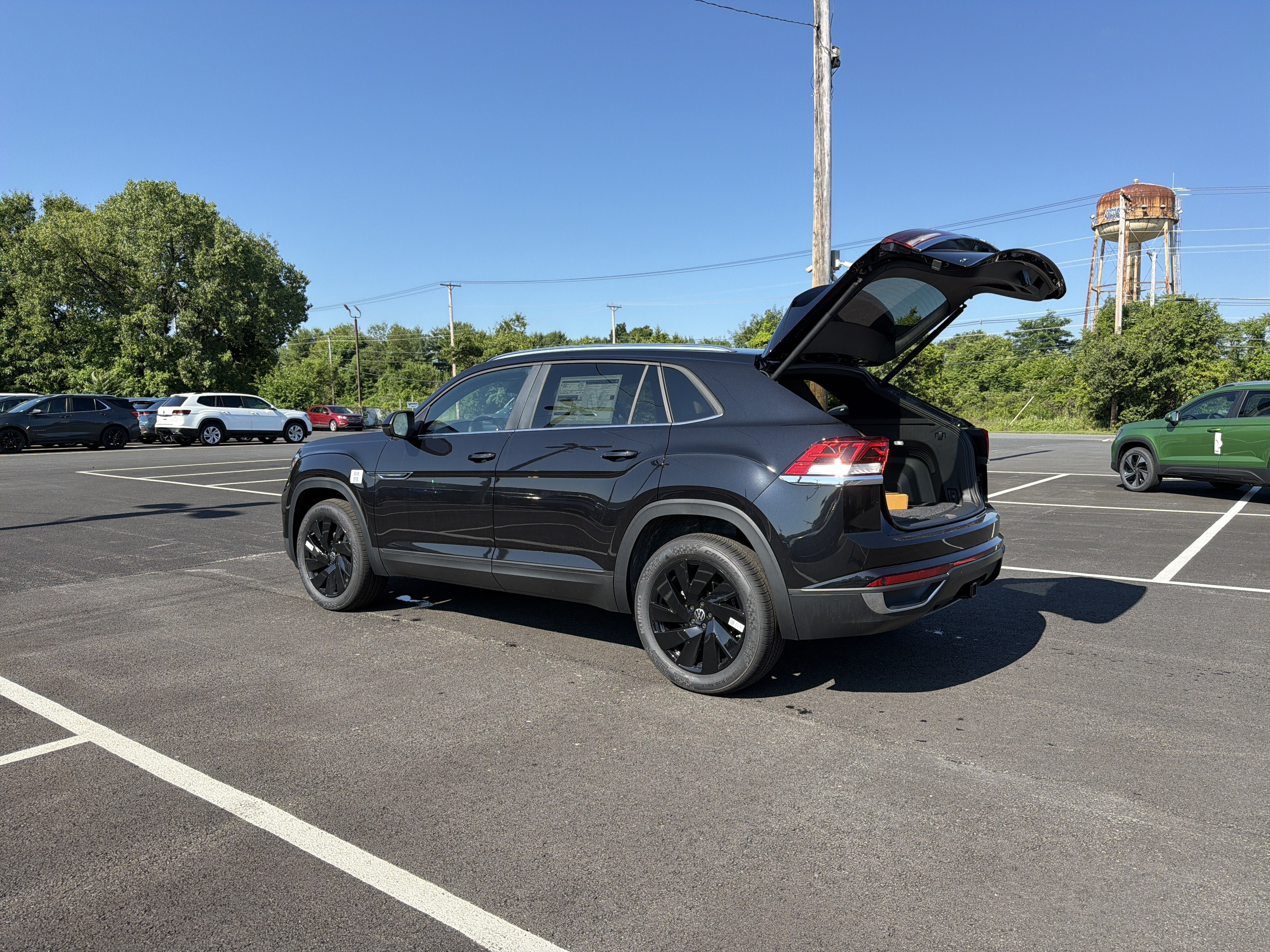 2026 Volkswagen Atlas Cross Sport 2.0T SE W/TECHNOLOGY