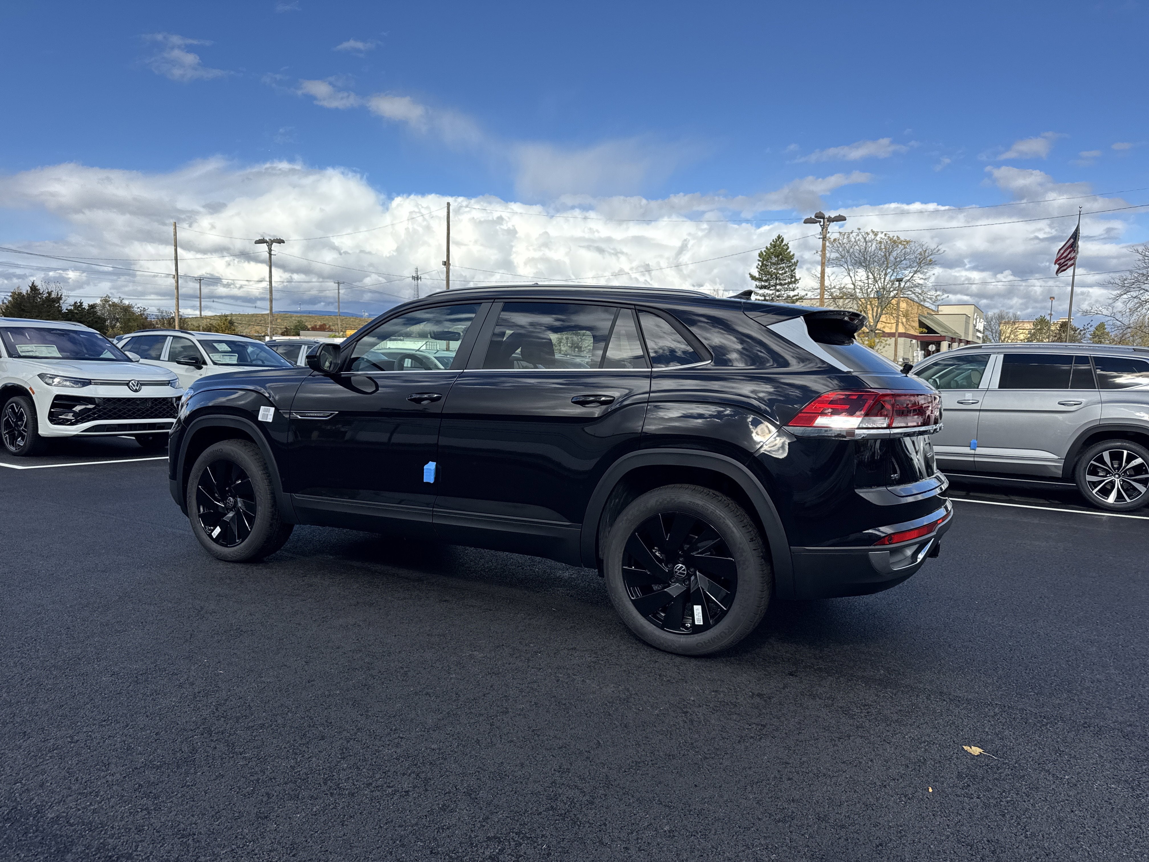 2026 Volkswagen Atlas Cross Sport 2.0T SE W/TECHNOLOGY