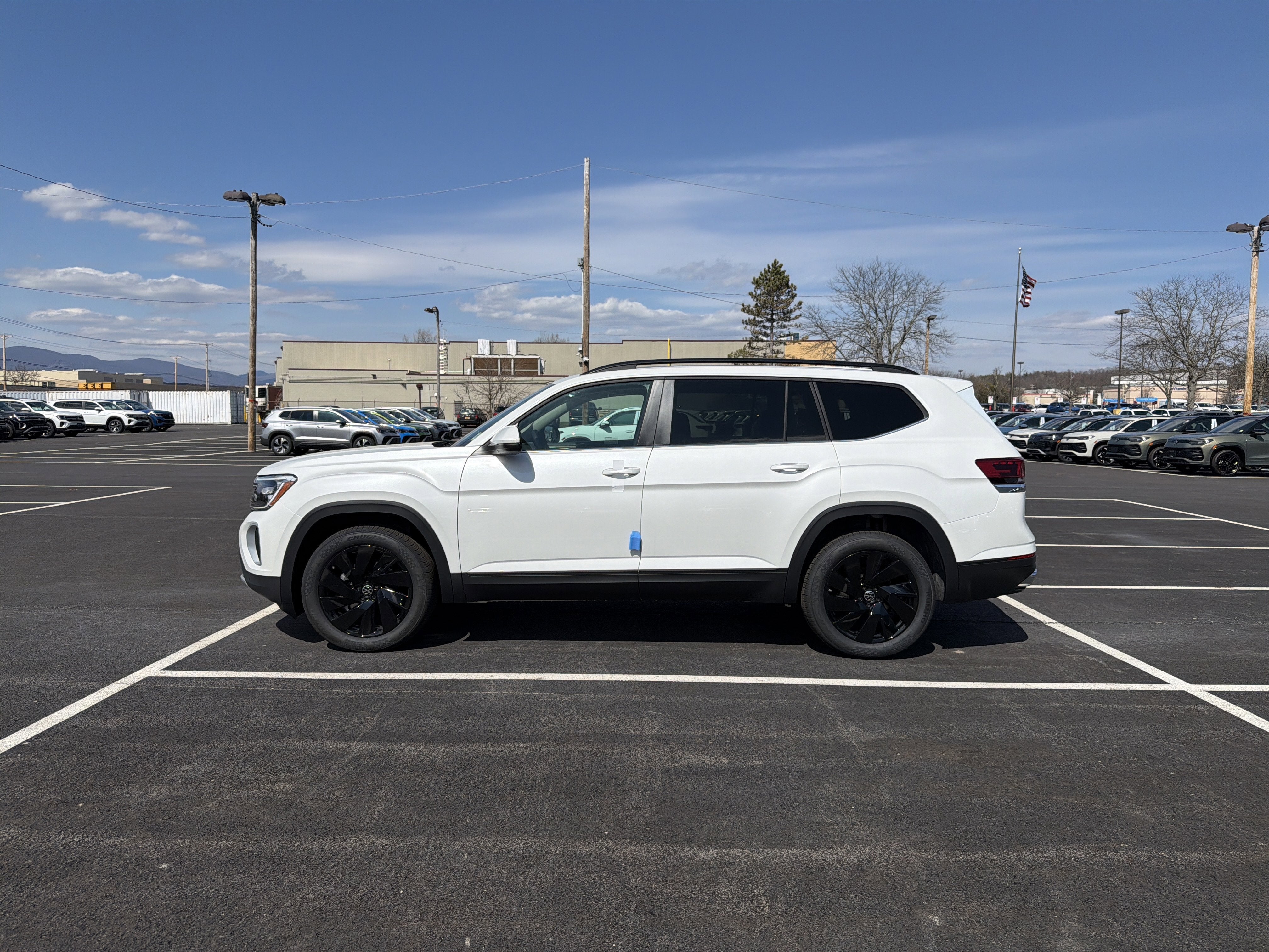 2026 Volkswagen Atlas 2.0T SE W/TECHNOLOGY