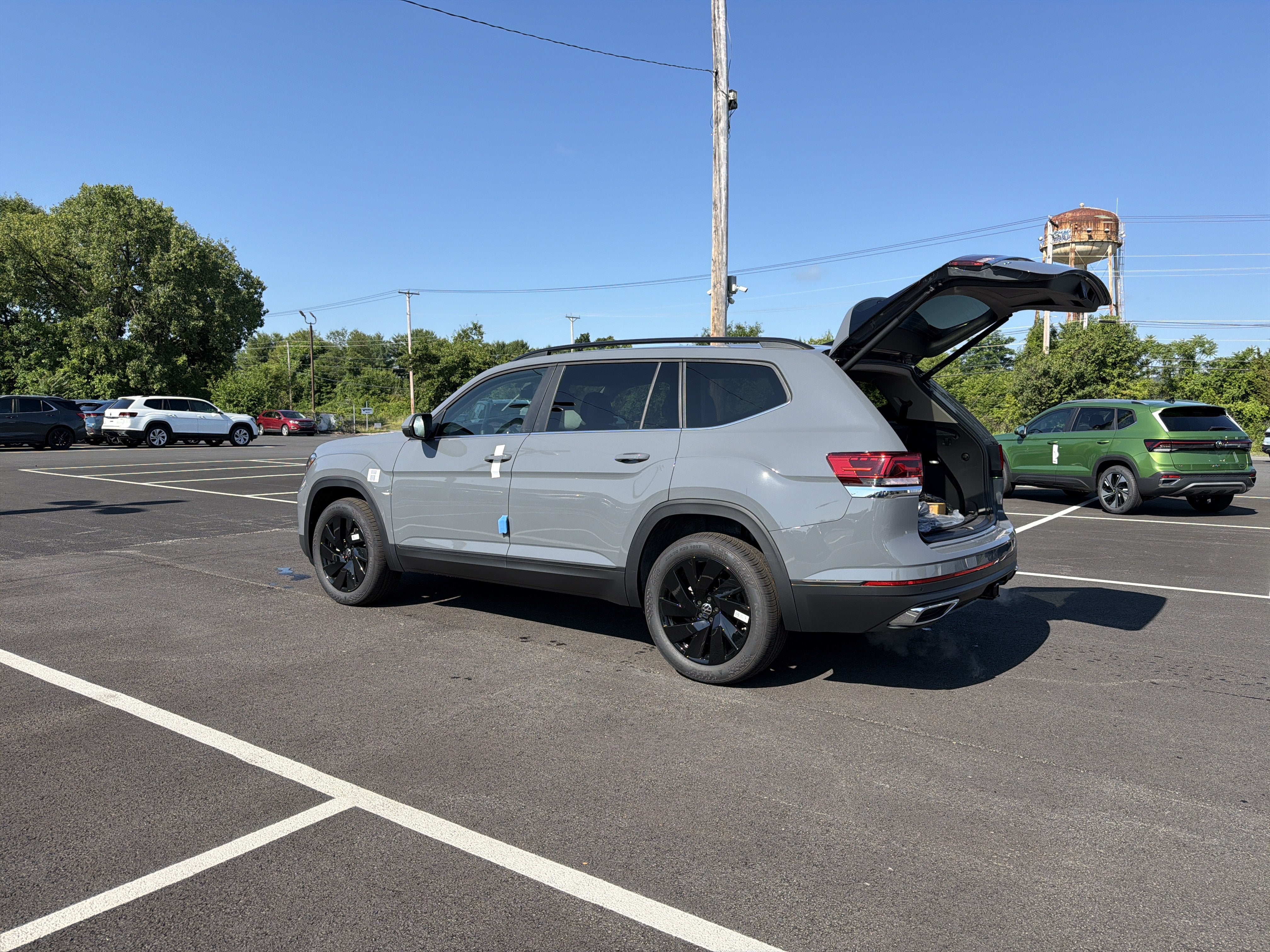 2026 Volkswagen Atlas 2.0T SE W/TECHNOLOGY