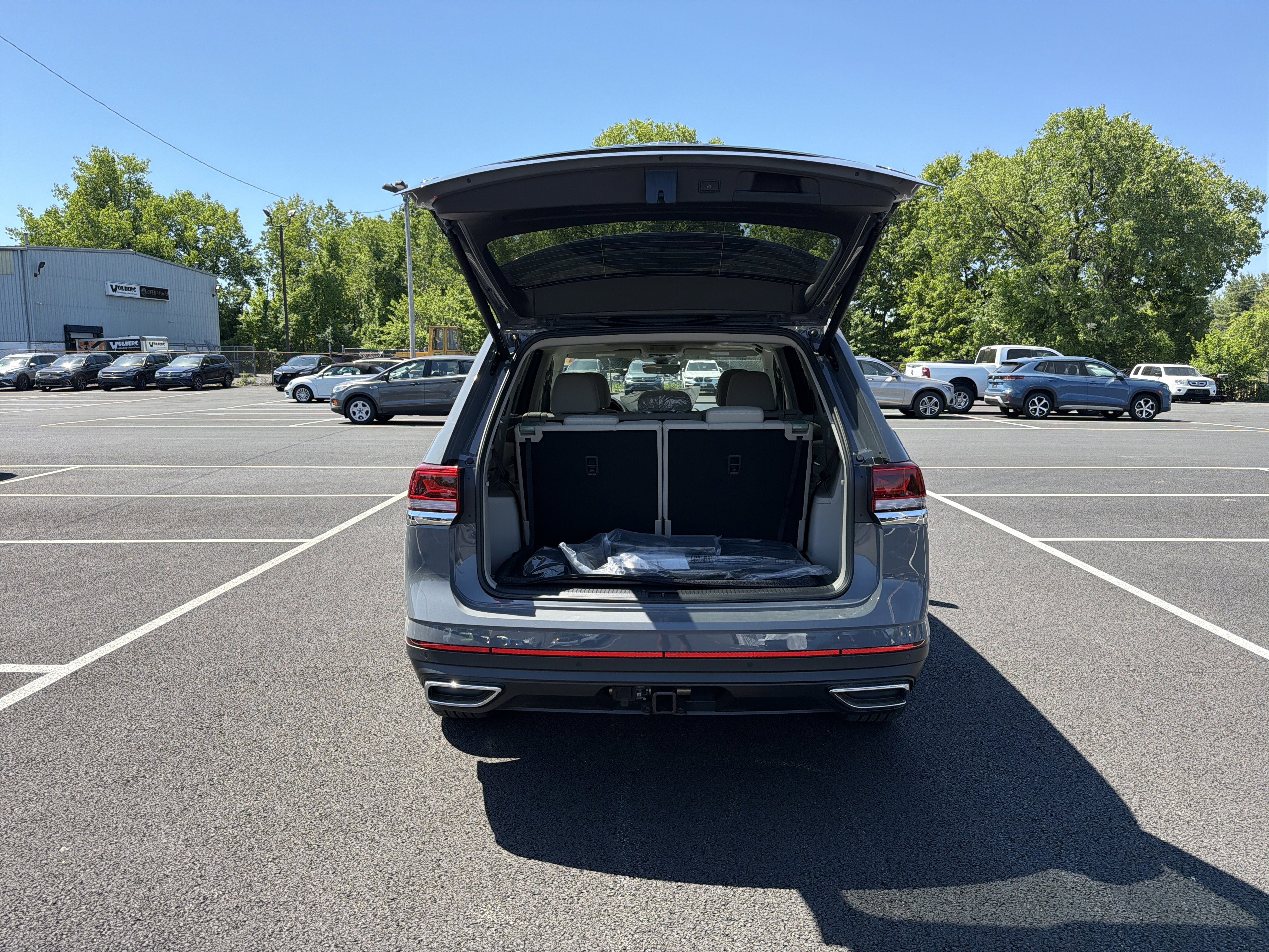 2026 Volkswagen Atlas 2.0T SE w/Technology
