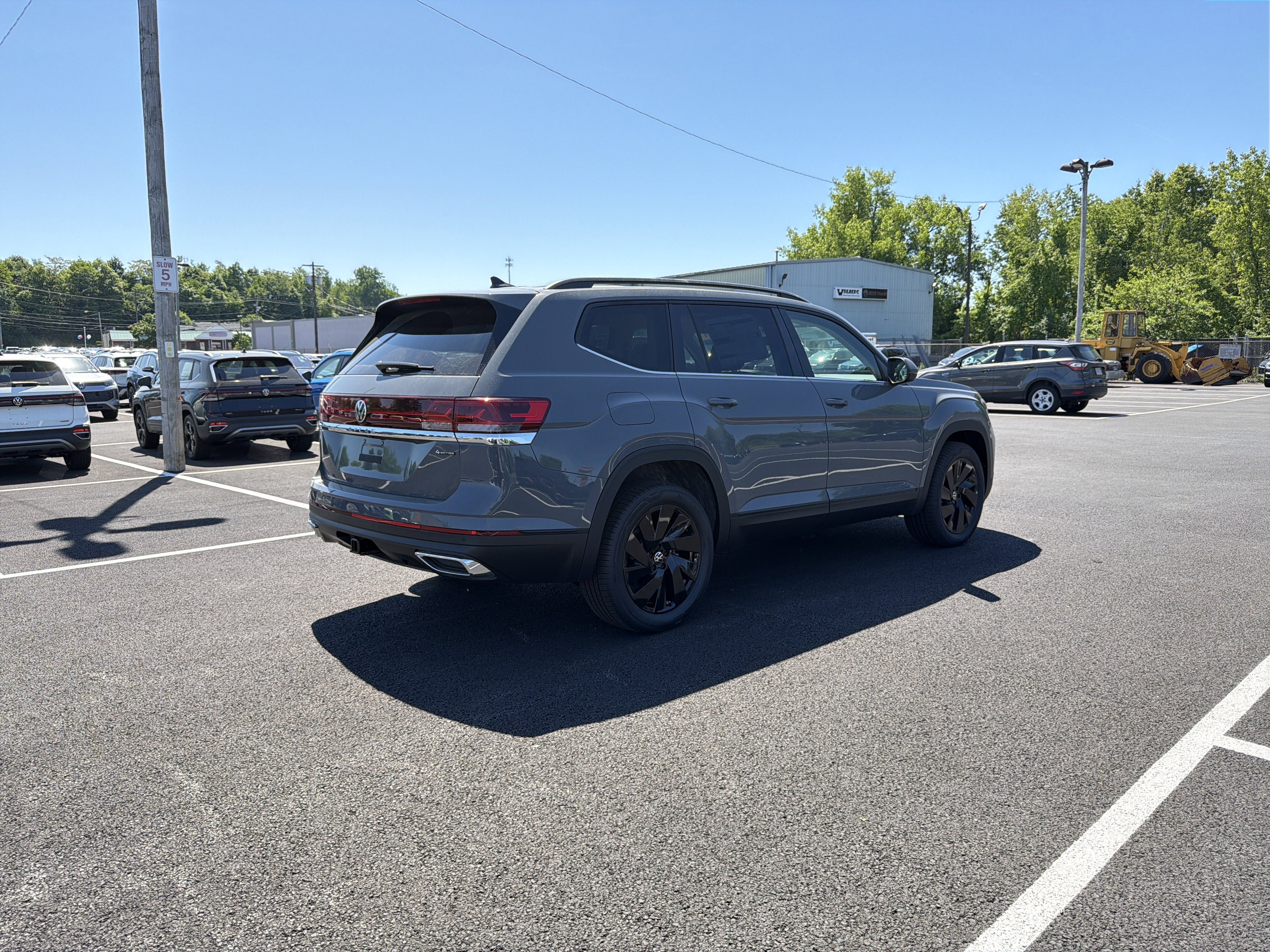 2026 Volkswagen Atlas 2.0T SE w/Technology