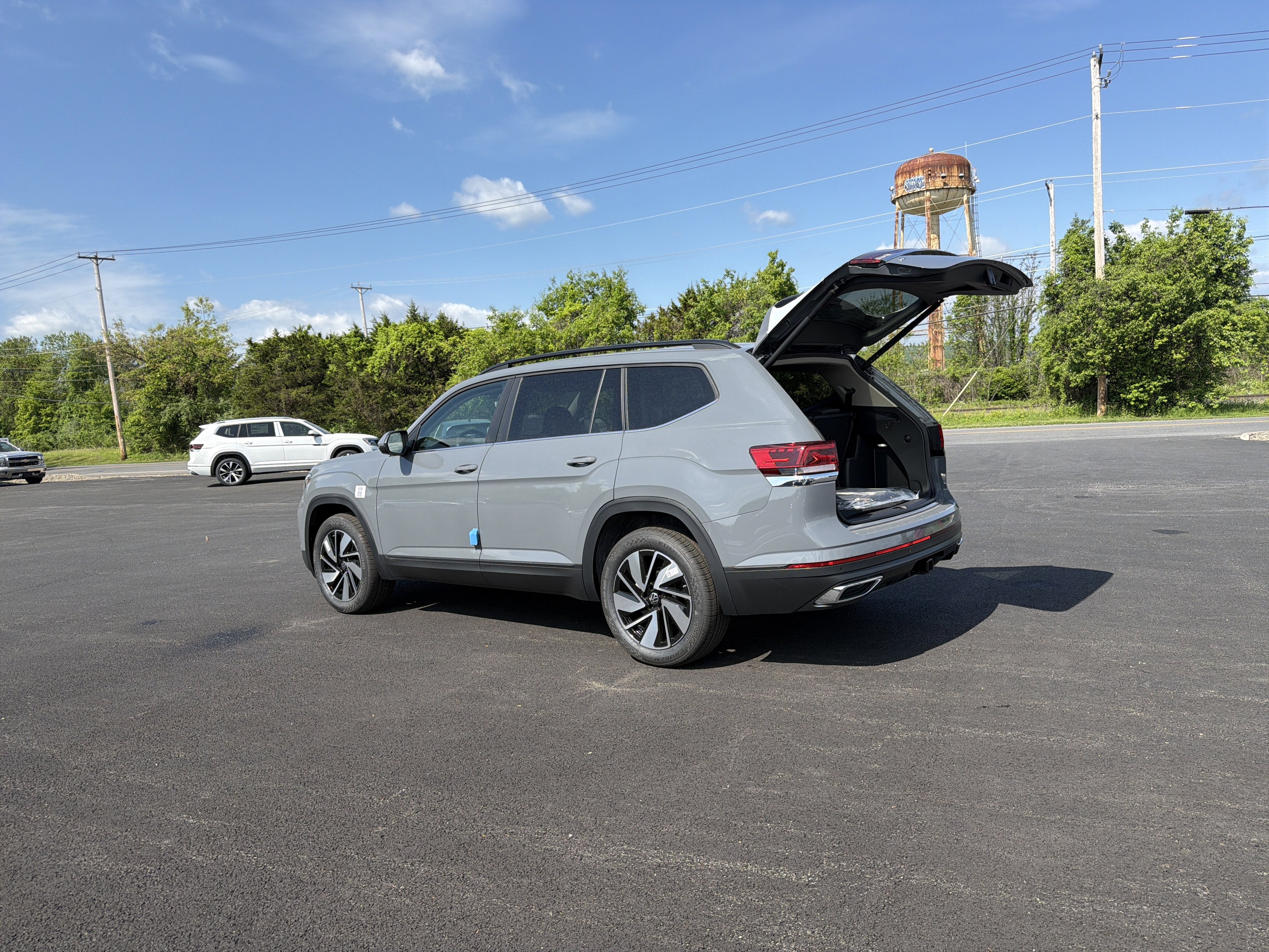2026 Volkswagen Atlas SE W/ Tech AWD