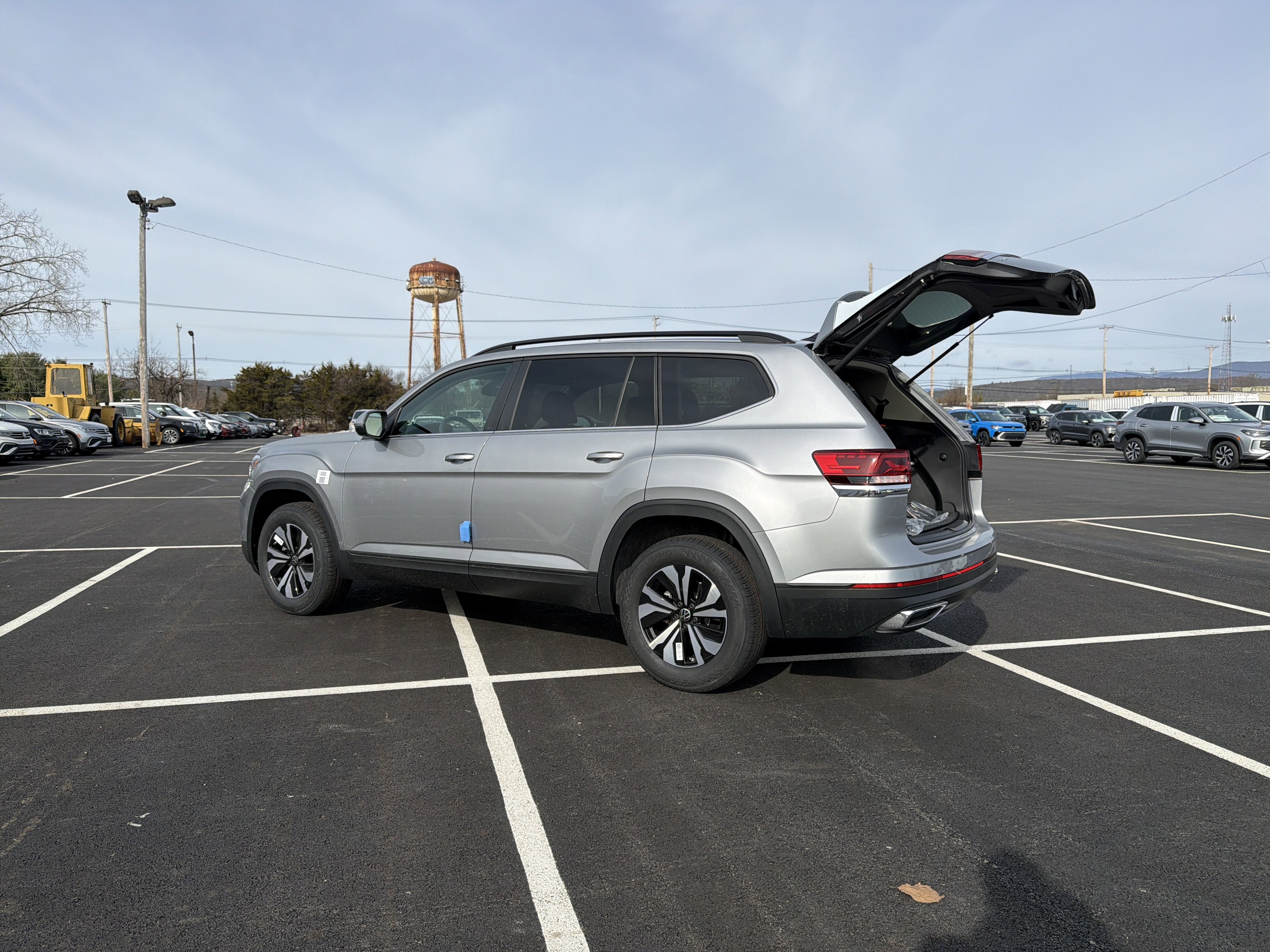 2026 Volkswagen Atlas 2.0T SE