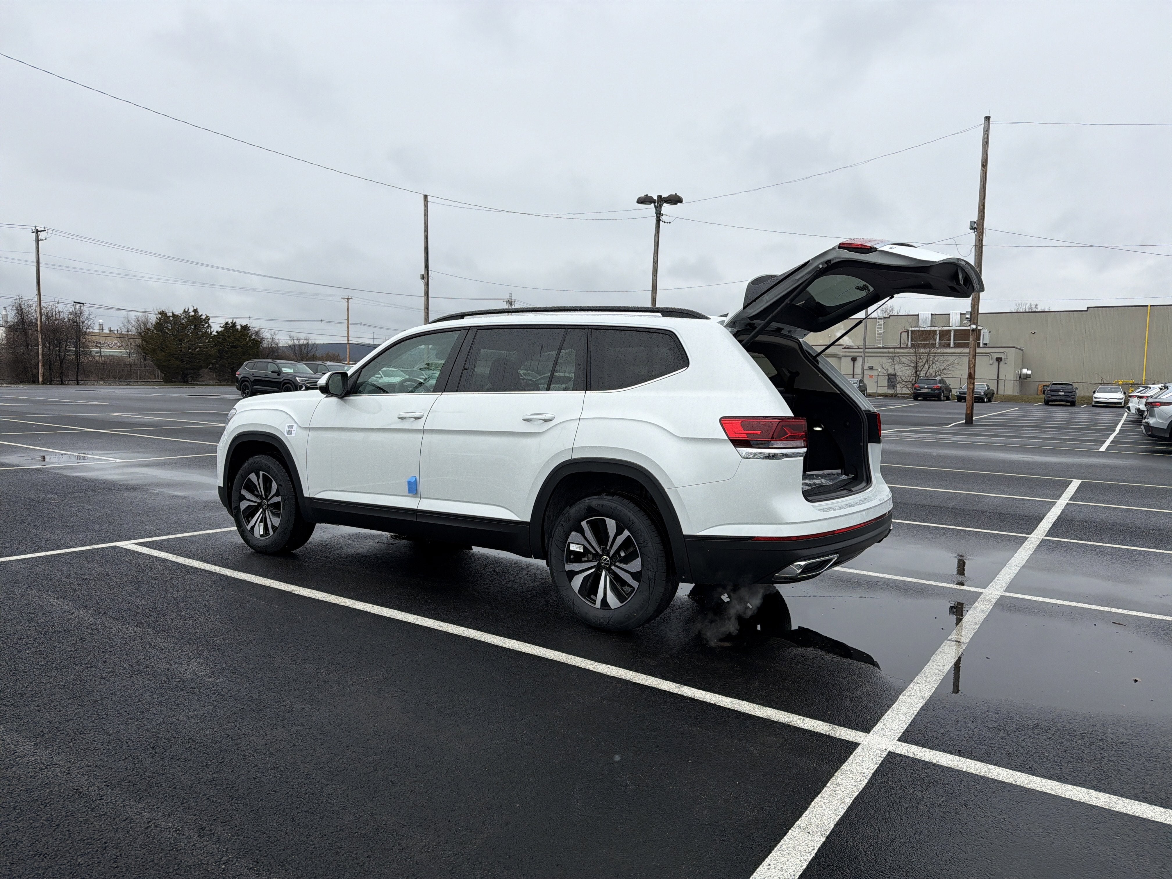 2026 Volkswagen Atlas 2.0T SE