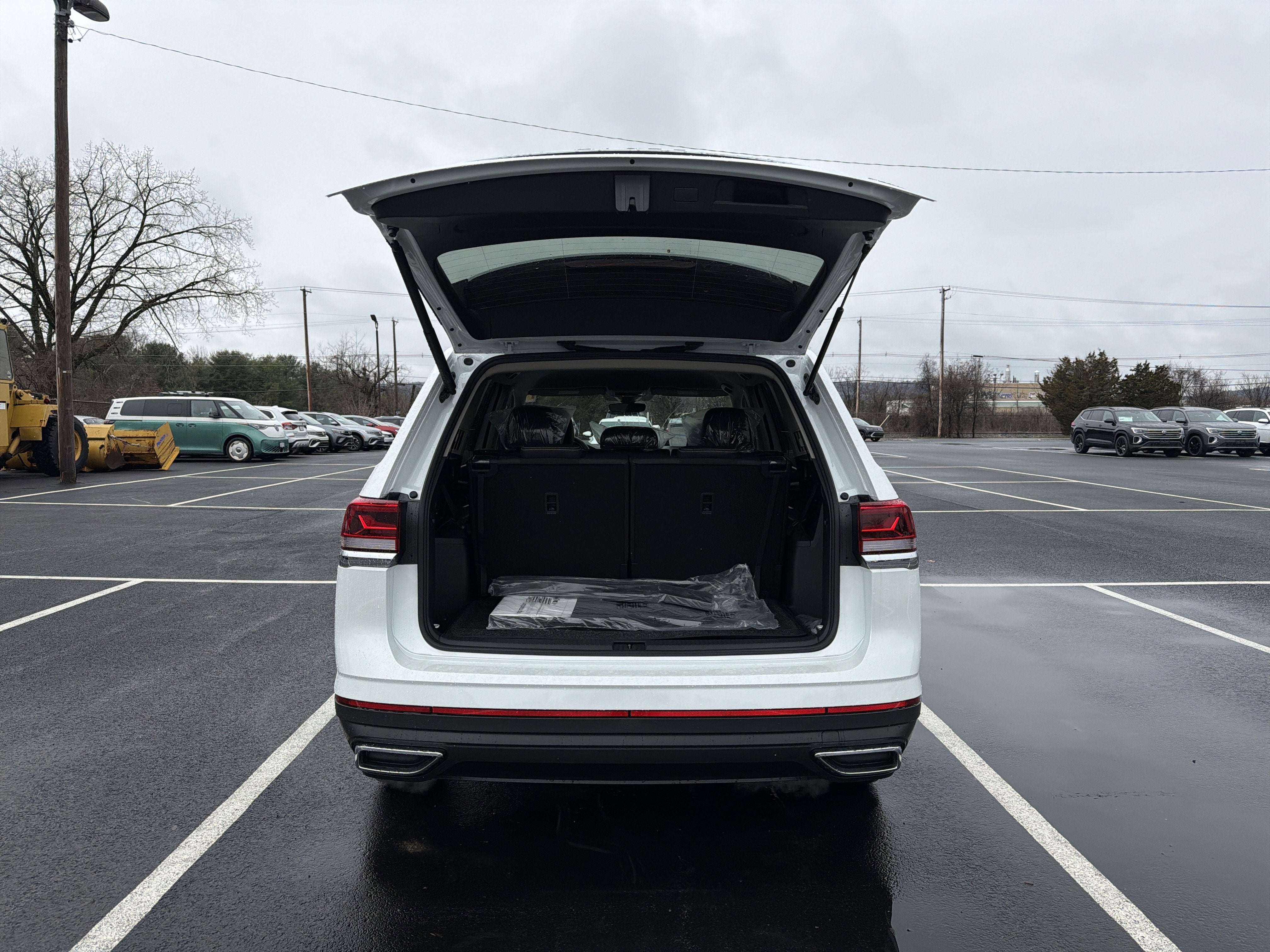 2026 Volkswagen Atlas 2.0T SE