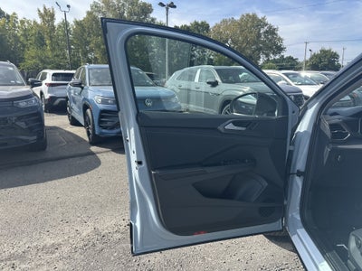 2025 Volkswagen Taos 1.5T SE Black