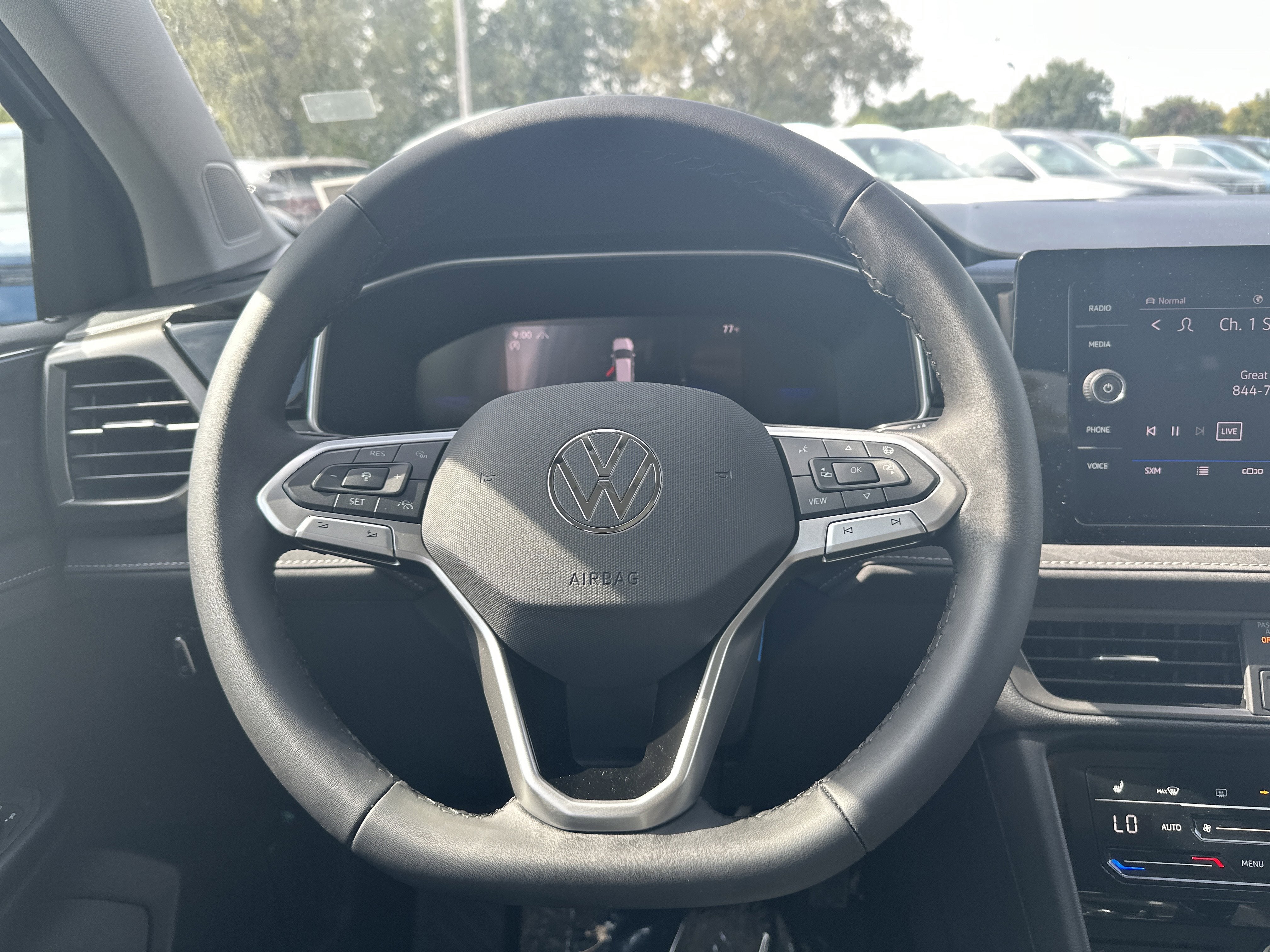 2025 Volkswagen Taos 1.5T SE Black