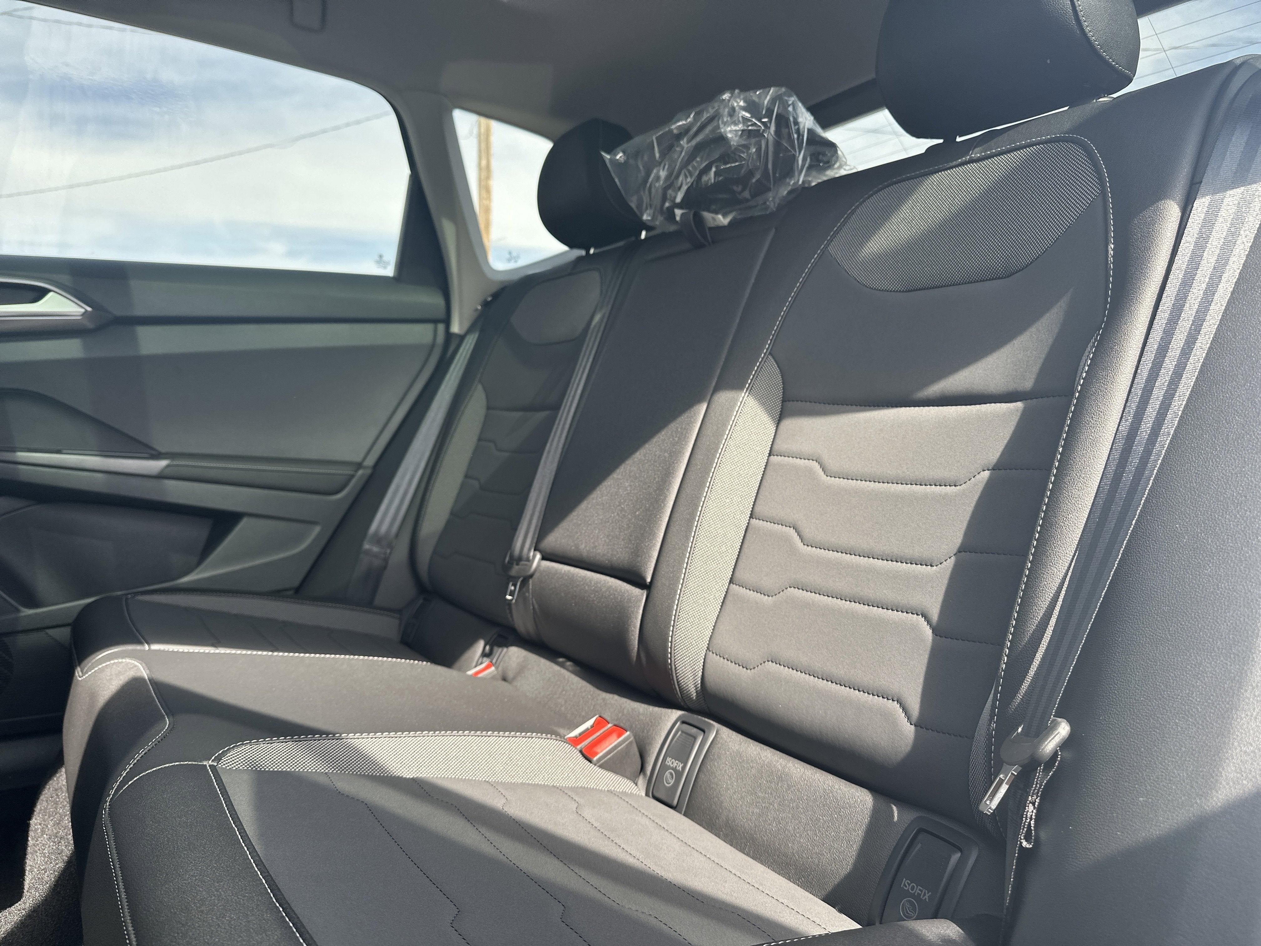 2025 Volkswagen Taos 1.5T SE Black