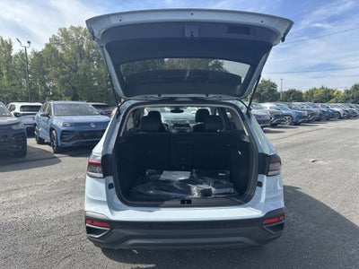 2025 Volkswagen Taos 1.5T SE Black