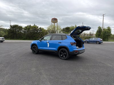 2026 Volkswagen Taos 1.5T SE Black