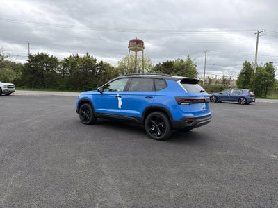2026 Volkswagen Taos 1.5T SE Black