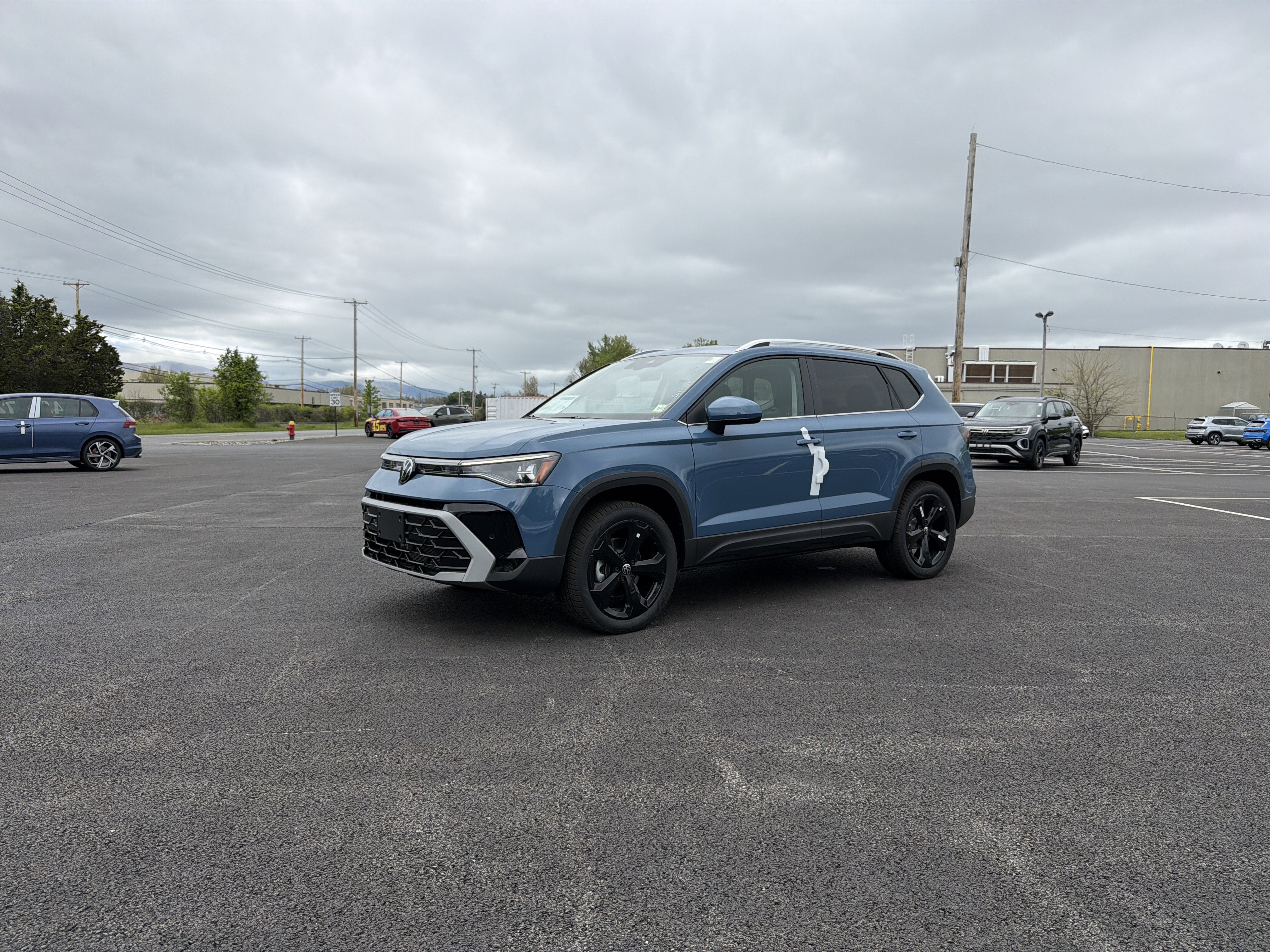 2026 Volkswagen Taos SEL 4MOTION