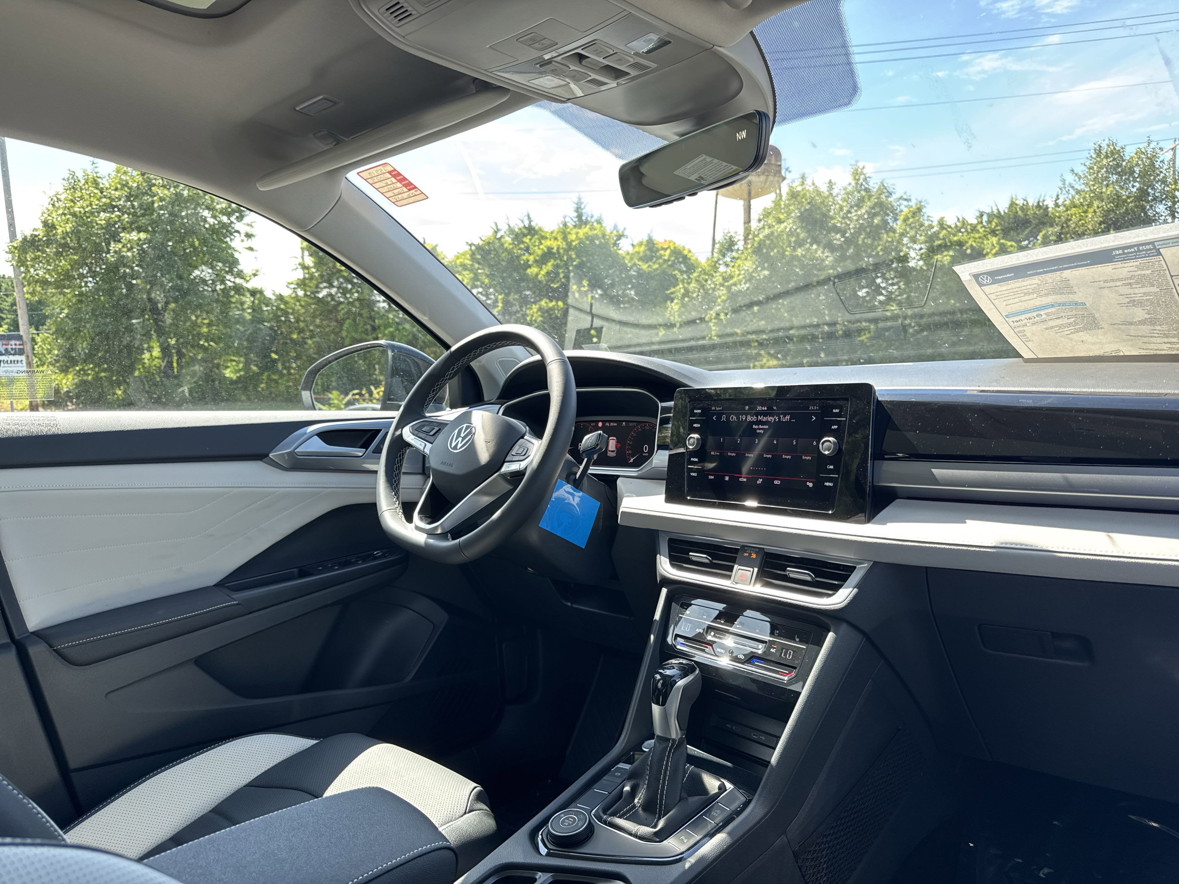 2025 Volkswagen Taos 1.5T SEL