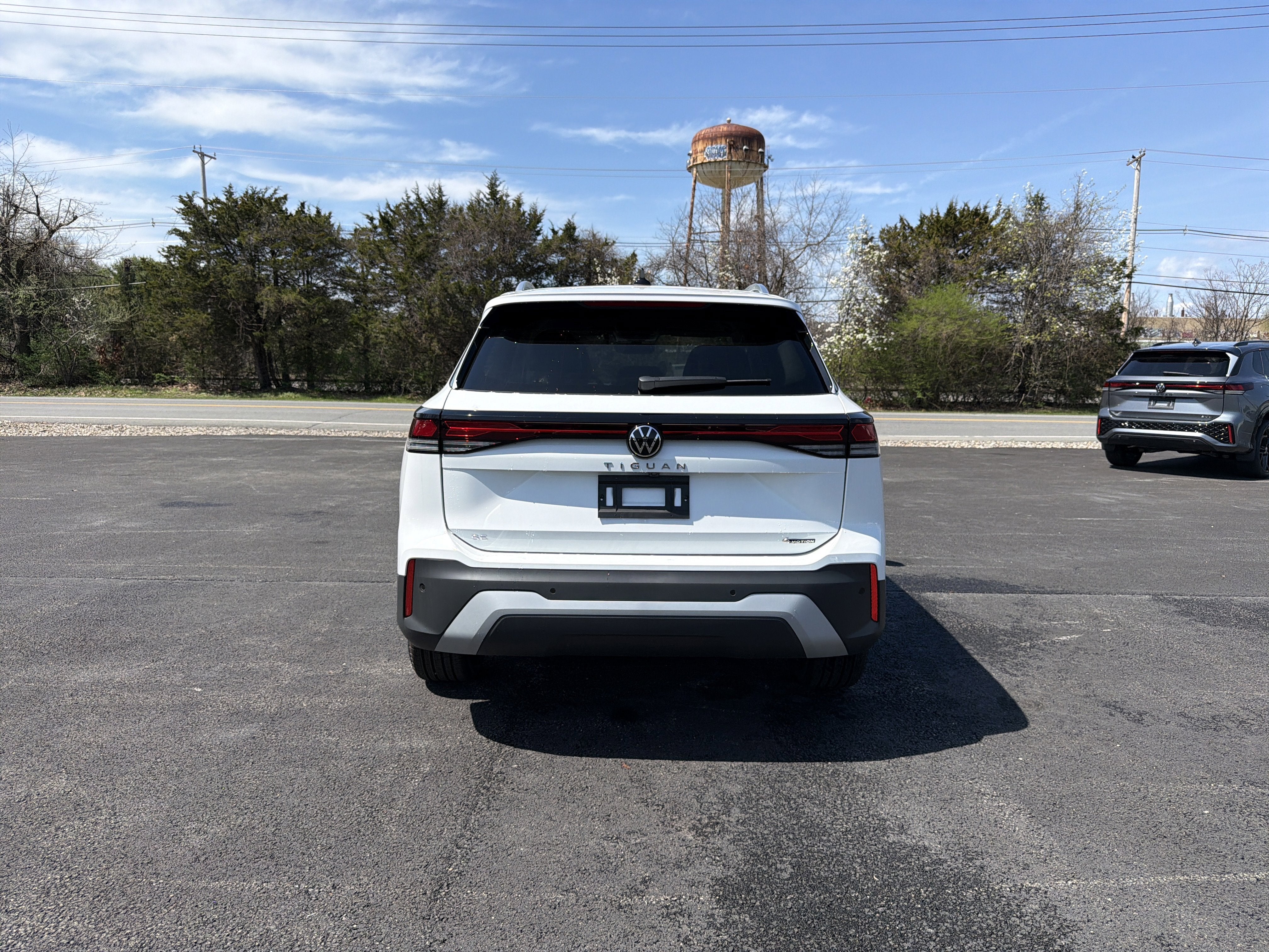 2026 Volkswagen Tiguan 2.0T SE