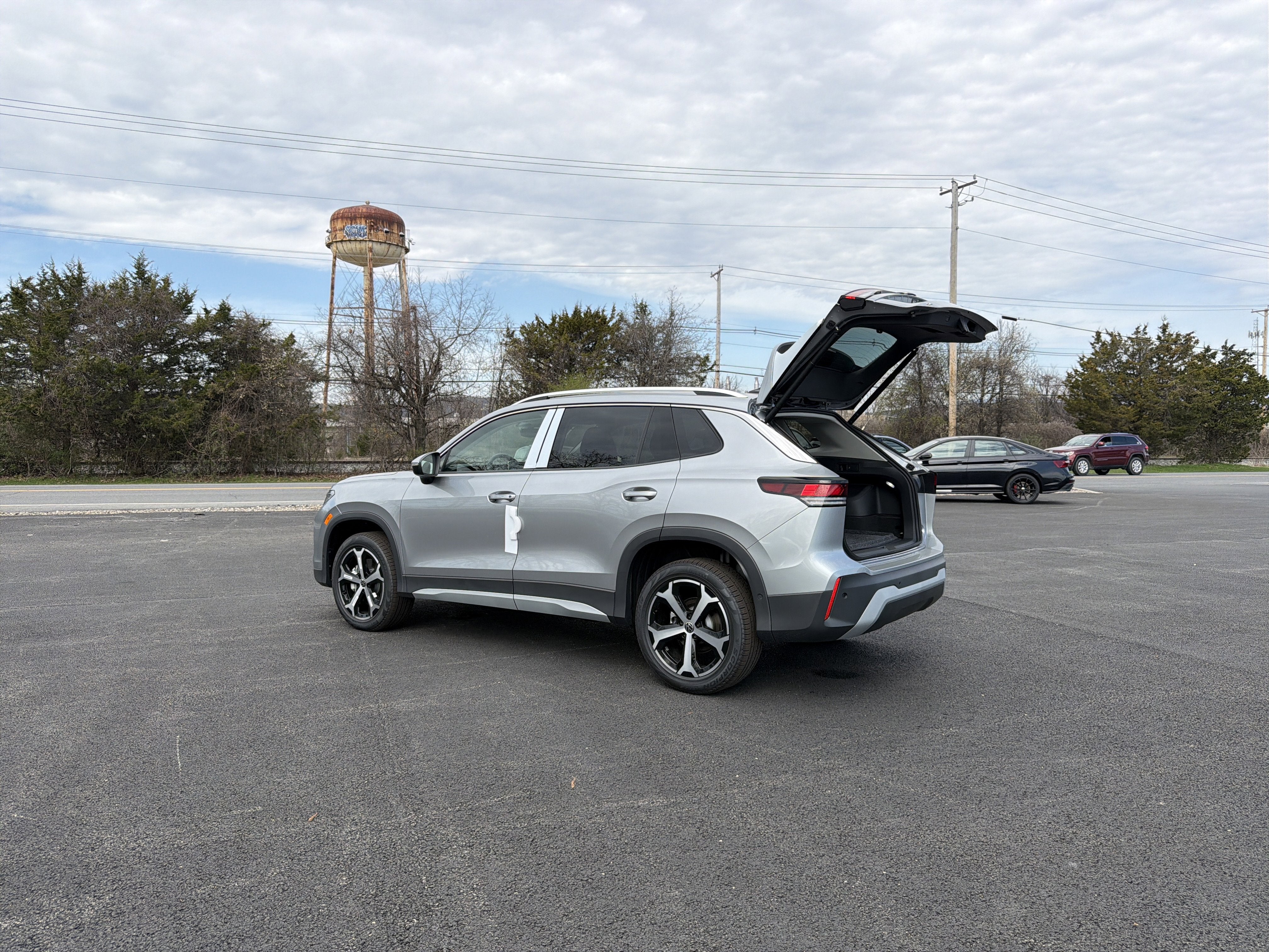 2026 Volkswagen Tiguan 2.0T SE