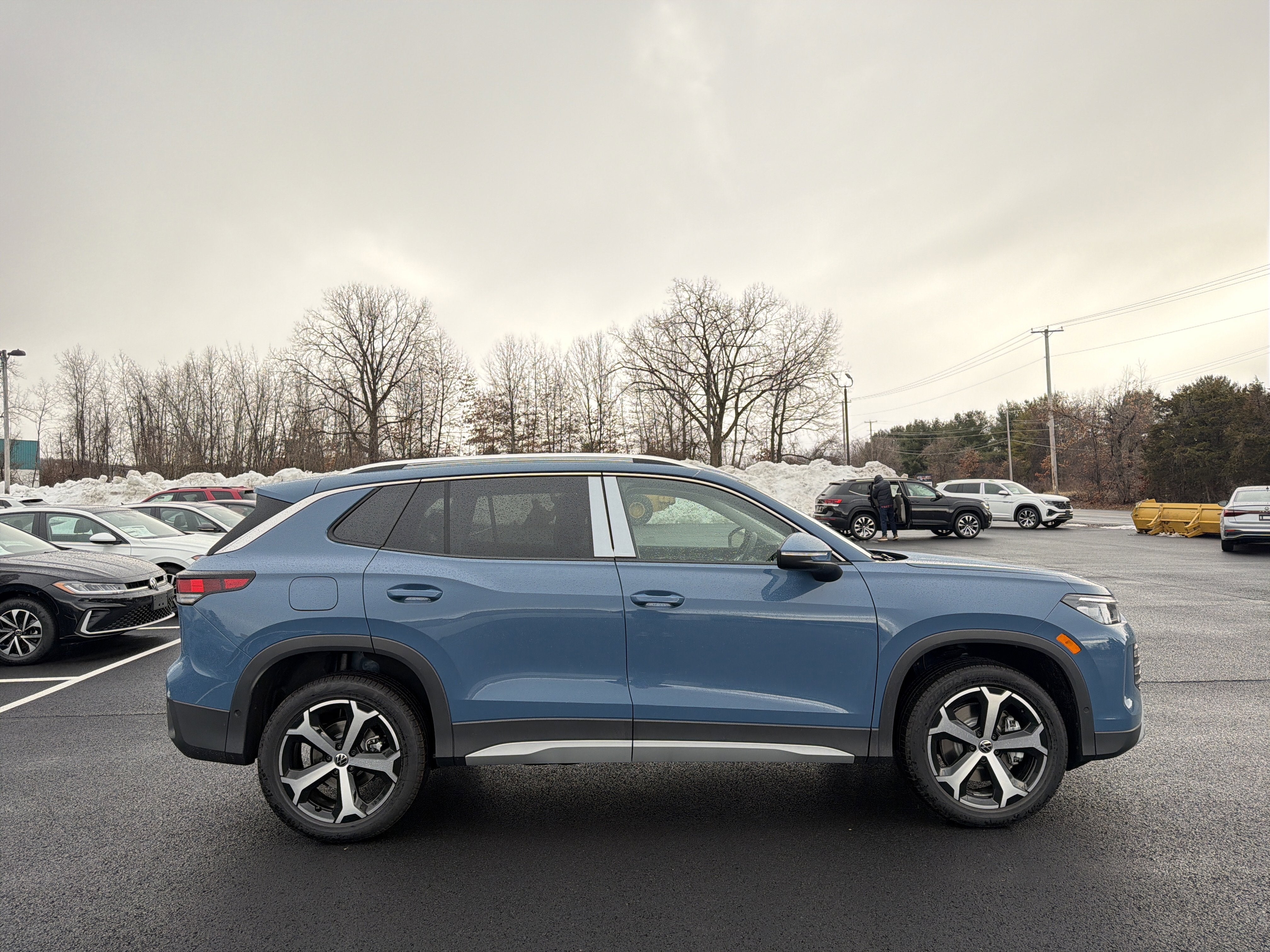 2026 Volkswagen Tiguan 2.0T SE