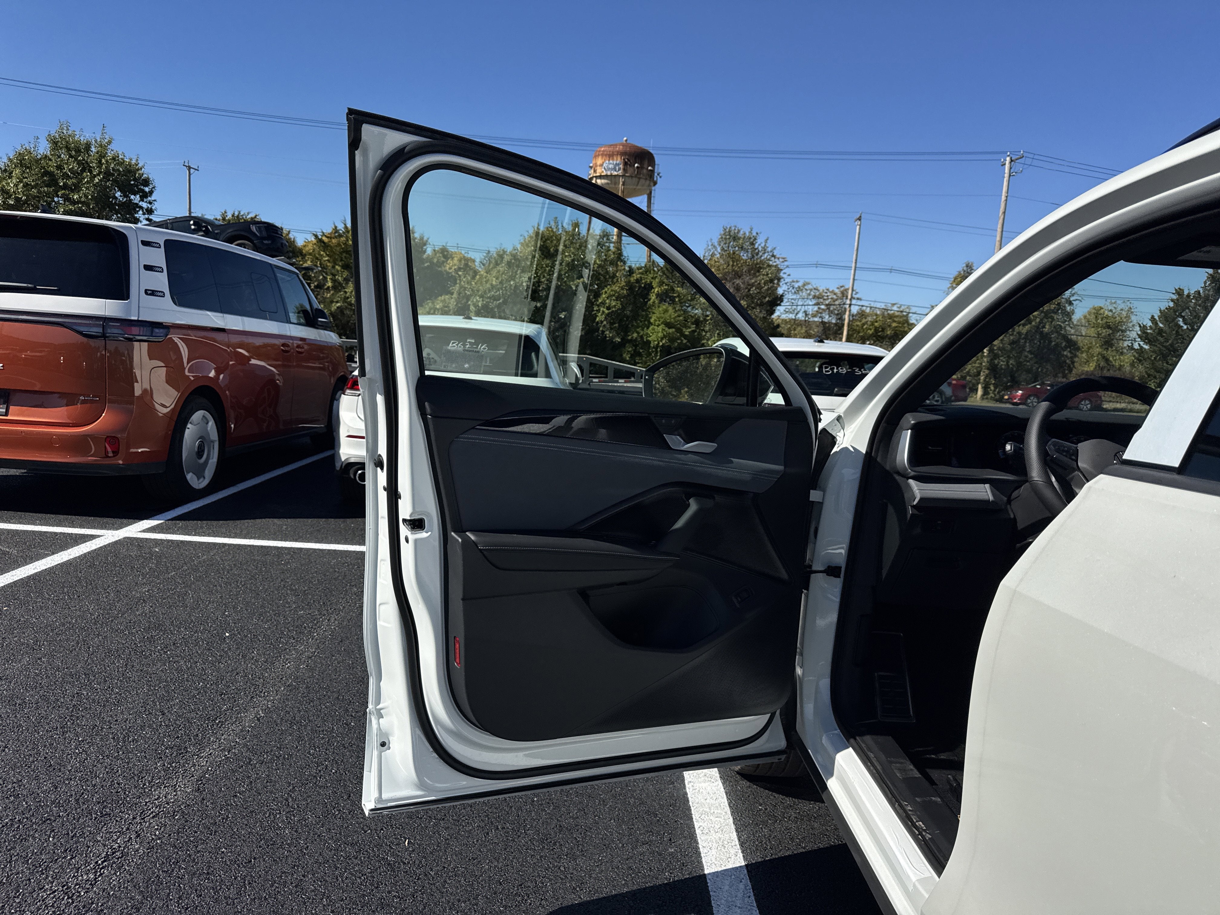 2025 Volkswagen Tiguan 2.0T SE R-Line Black