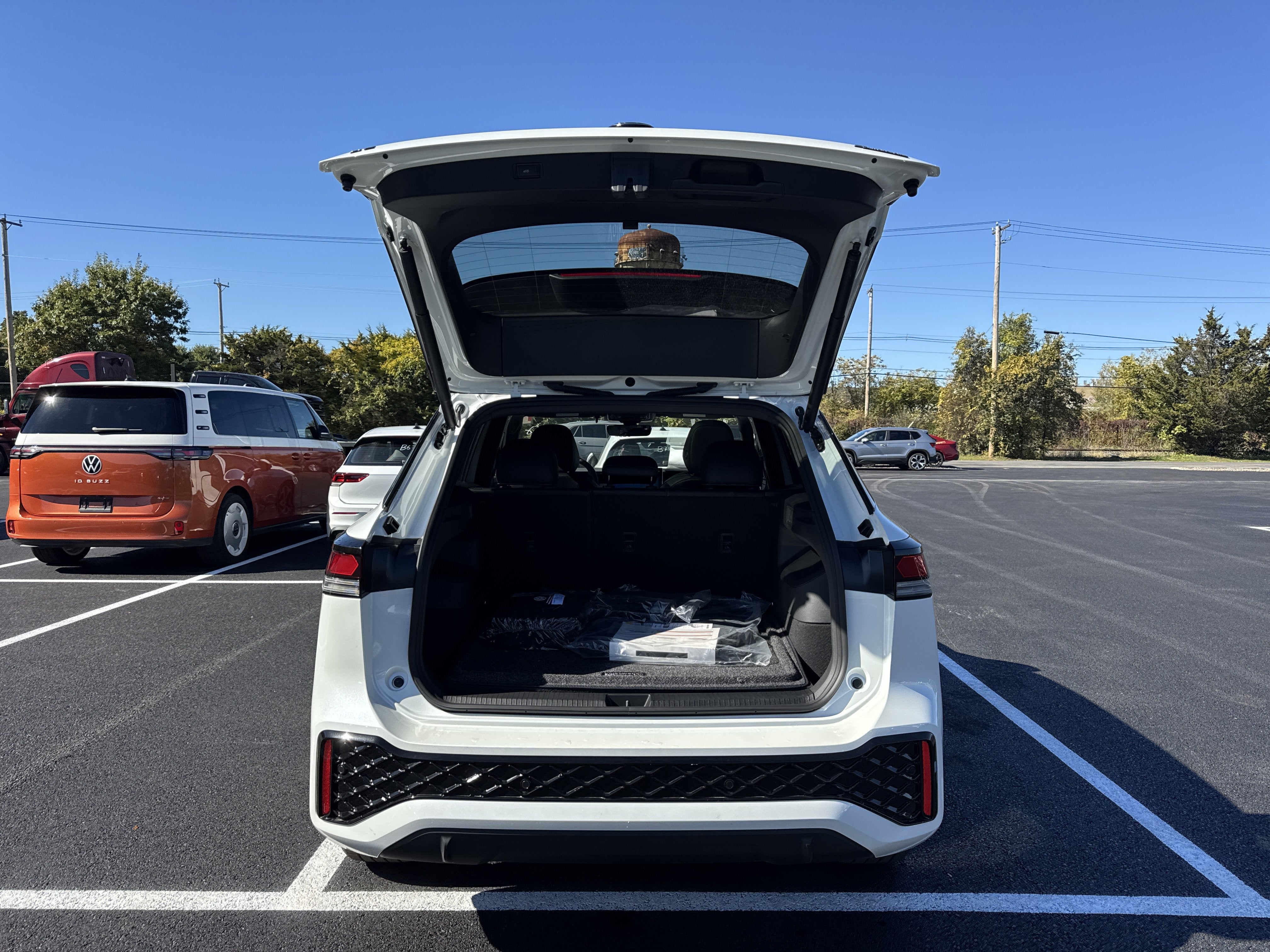 2025 Volkswagen Tiguan 2.0T SE R-Line Black