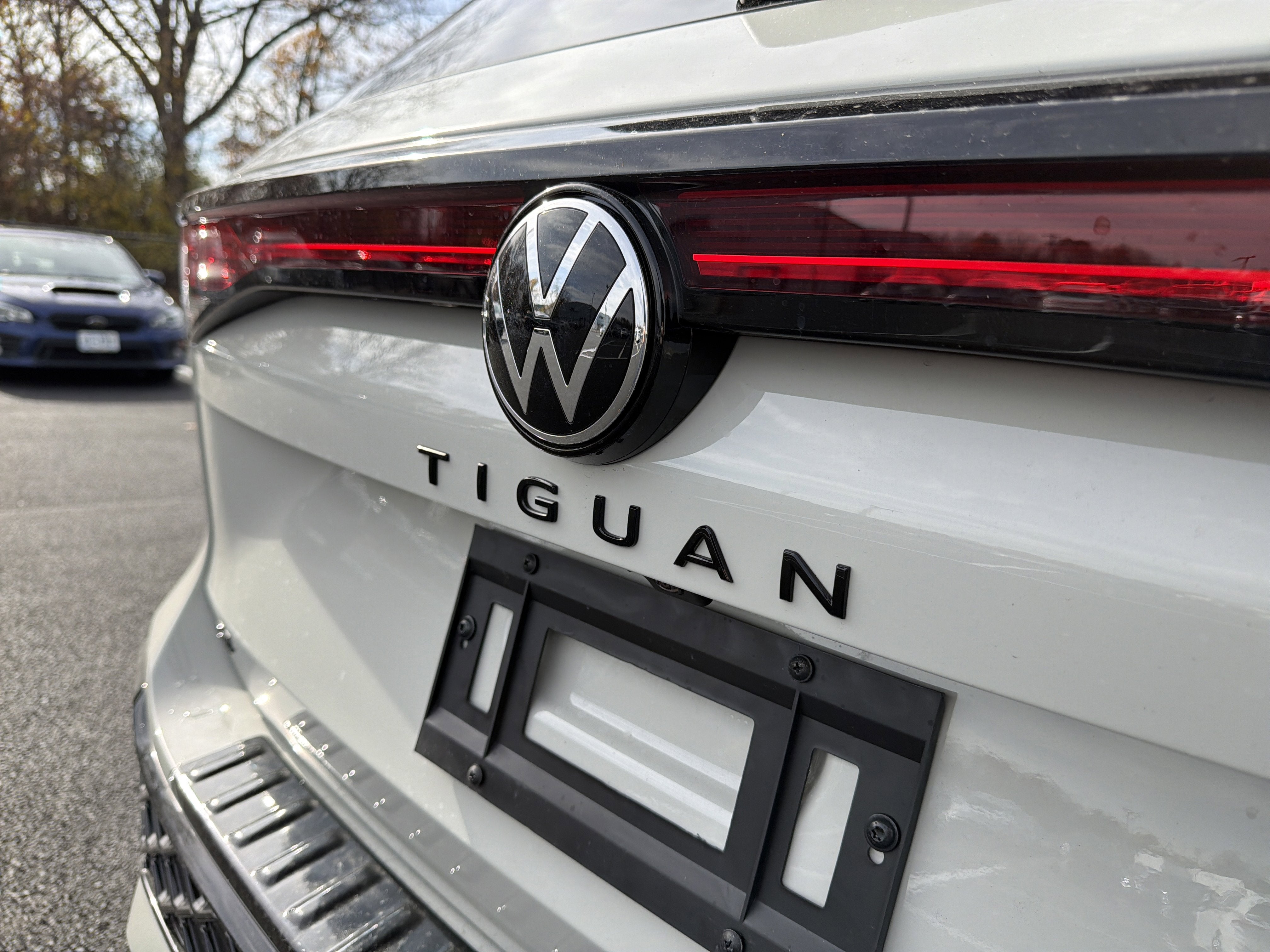 2026 Volkswagen Tiguan 2.0T SE R-Line Black