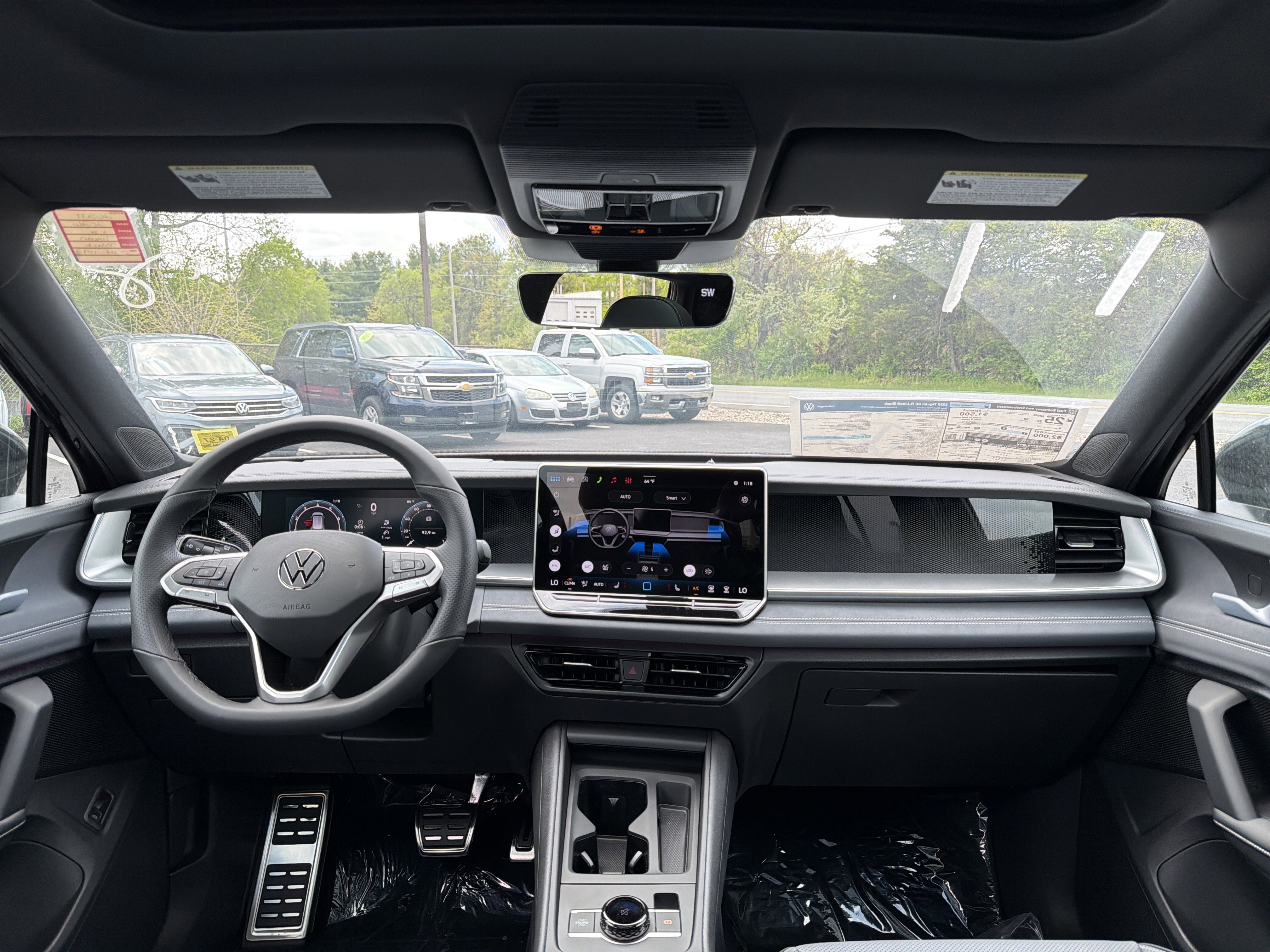 2026 Volkswagen Tiguan 2.0T SE R-Line Black