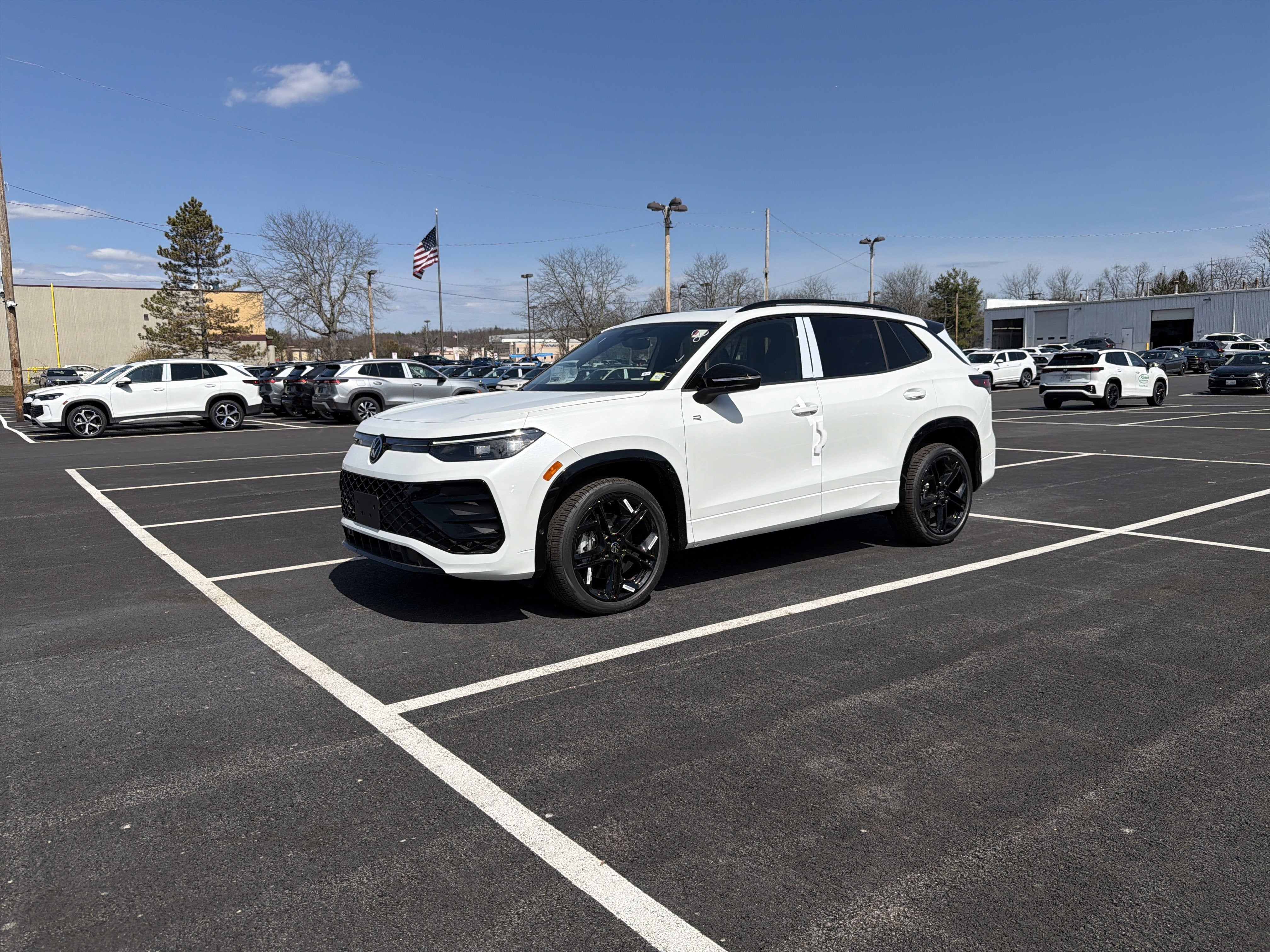 2026 Volkswagen Tiguan SE R-Line AWD