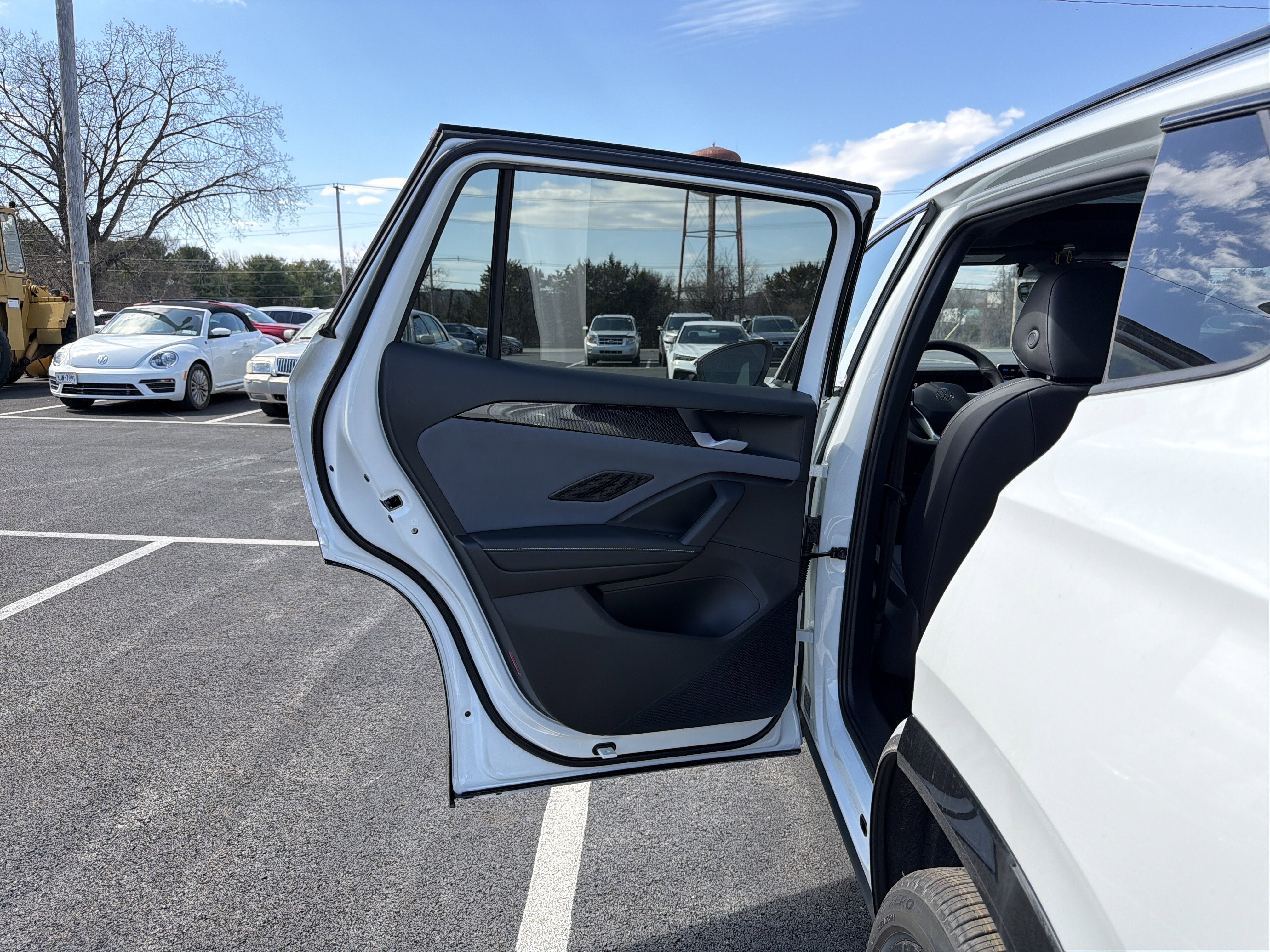 2026 Volkswagen Tiguan 2.0T SE R-Line Black