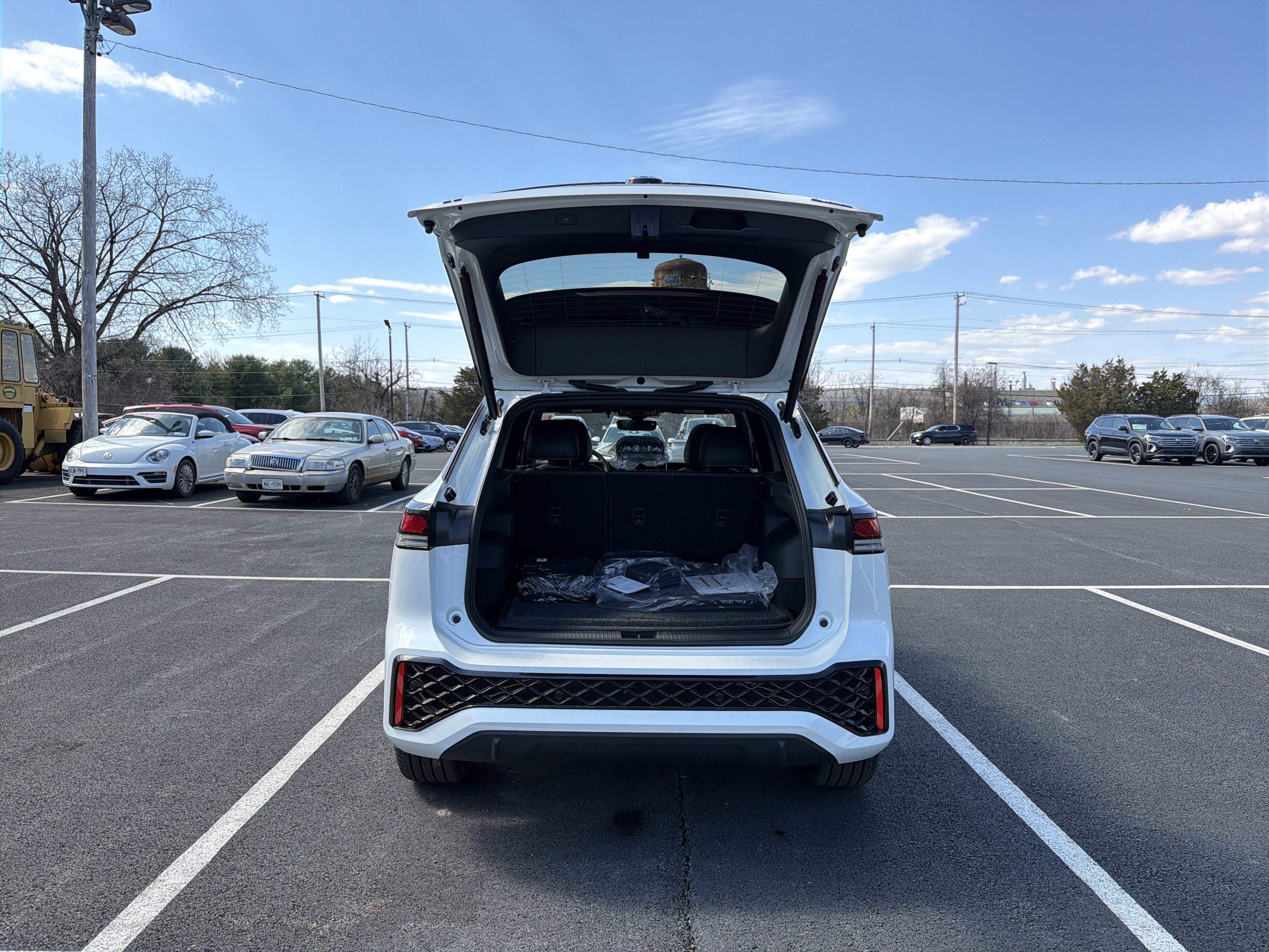 2026 Volkswagen Tiguan 2.0T SE R-Line Black