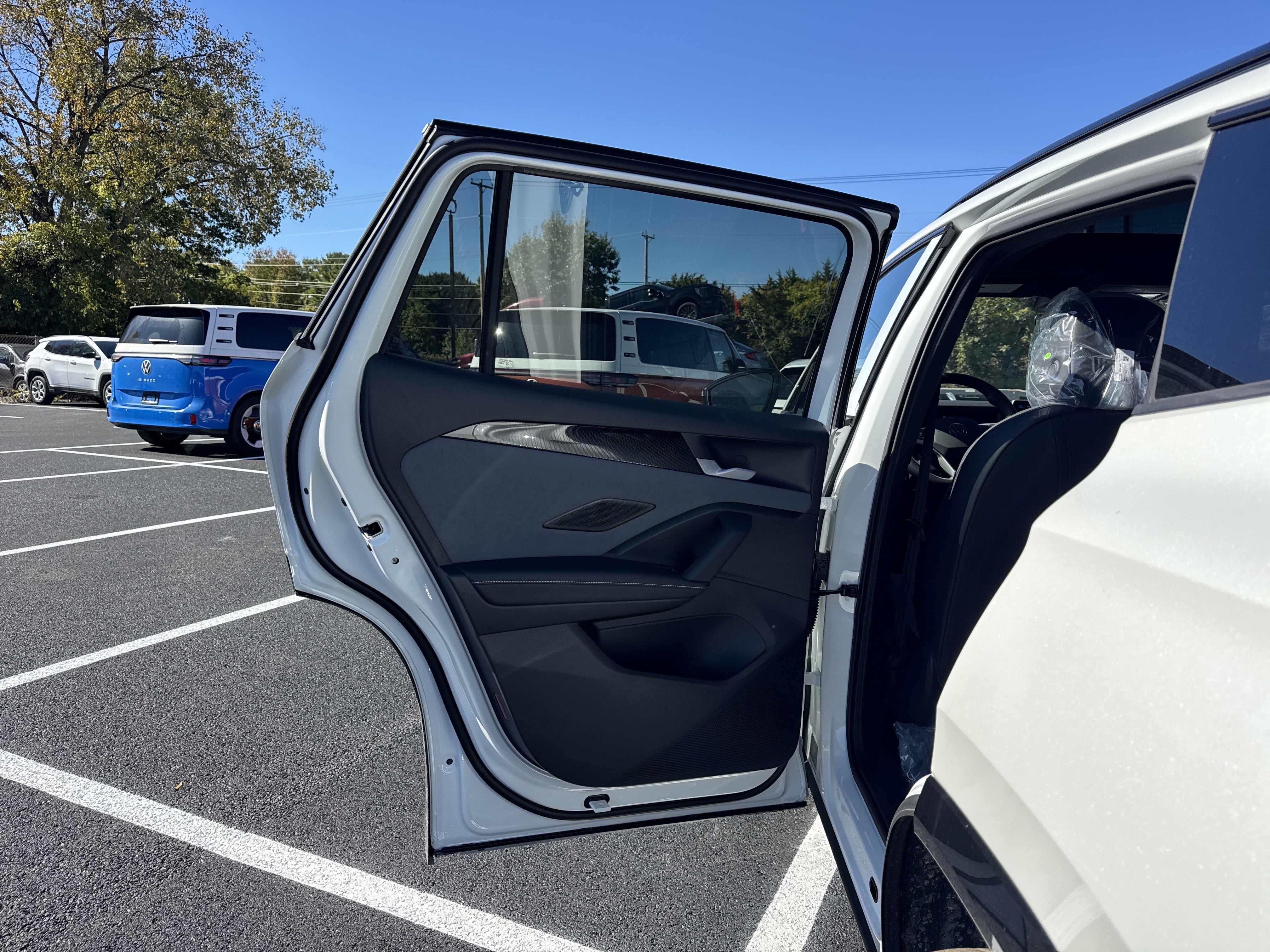 2025 Volkswagen Tiguan 2.0T SE R-Line Black