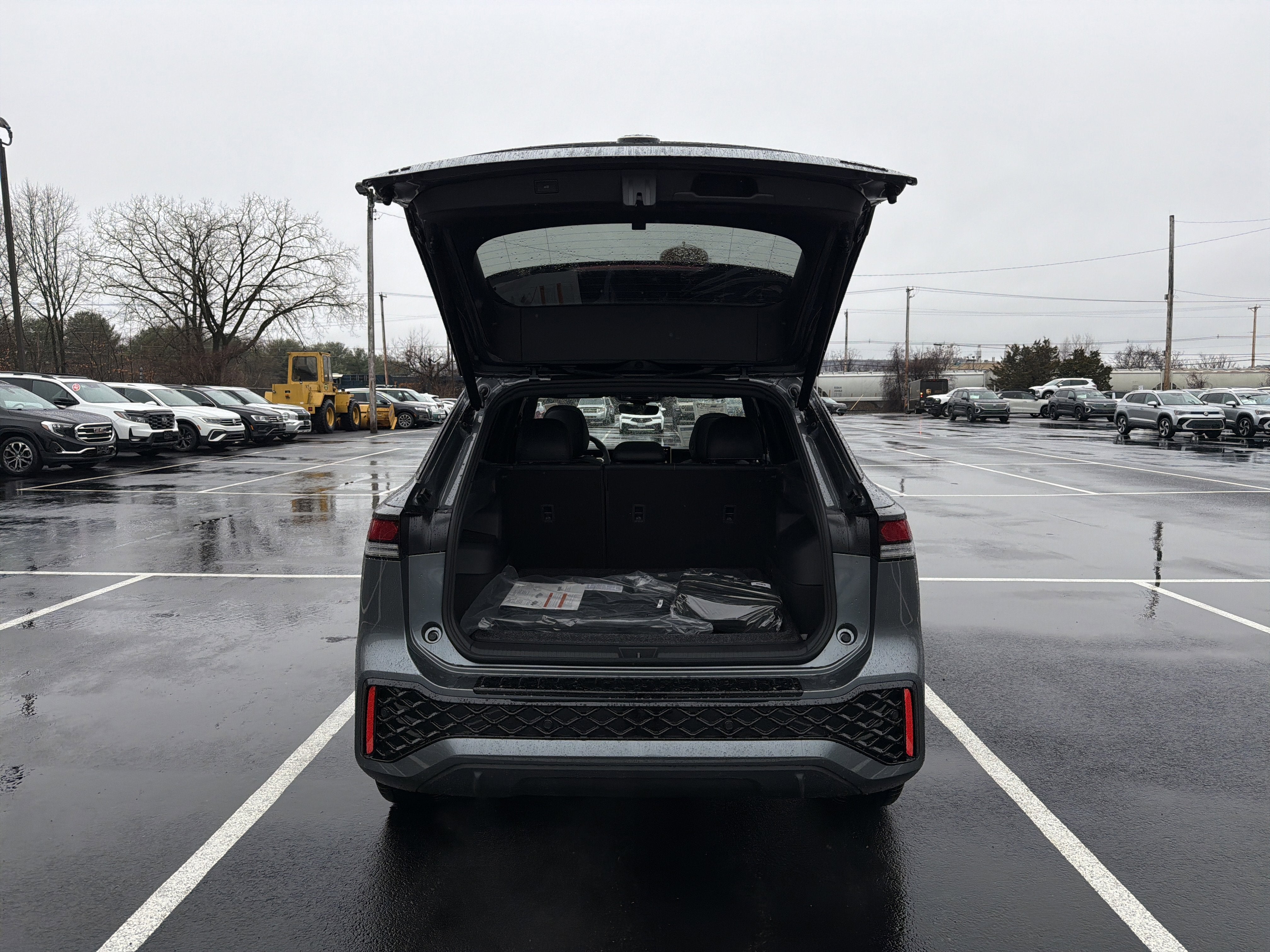 2026 Volkswagen Tiguan 2.0T SE R-Line Black