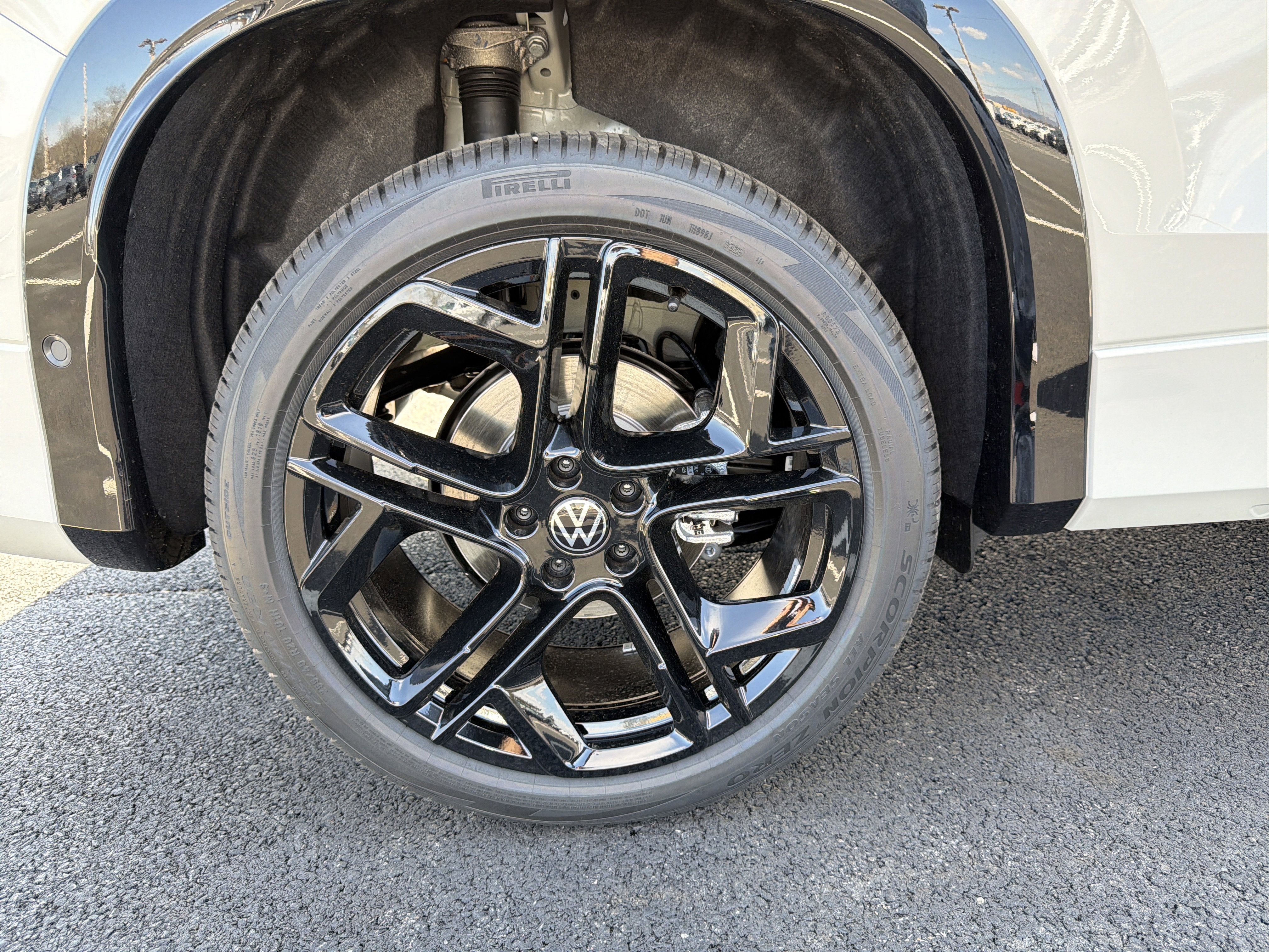 2026 Volkswagen Tiguan 2.0T SE R-Line Black