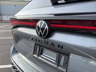 2026 Volkswagen Tiguan 2.0T SE R-Line Black