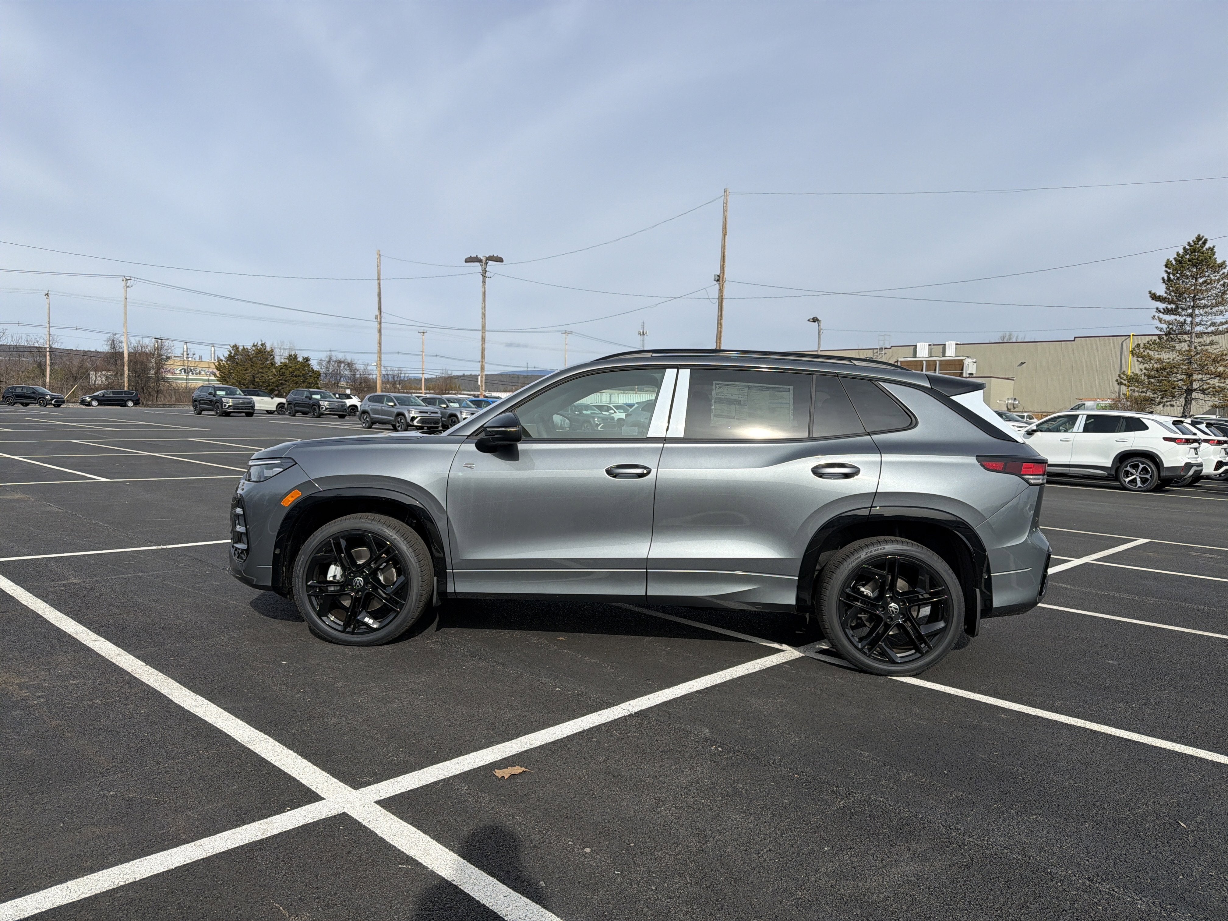 2026 Volkswagen Tiguan 2.0T SE R-Line Black