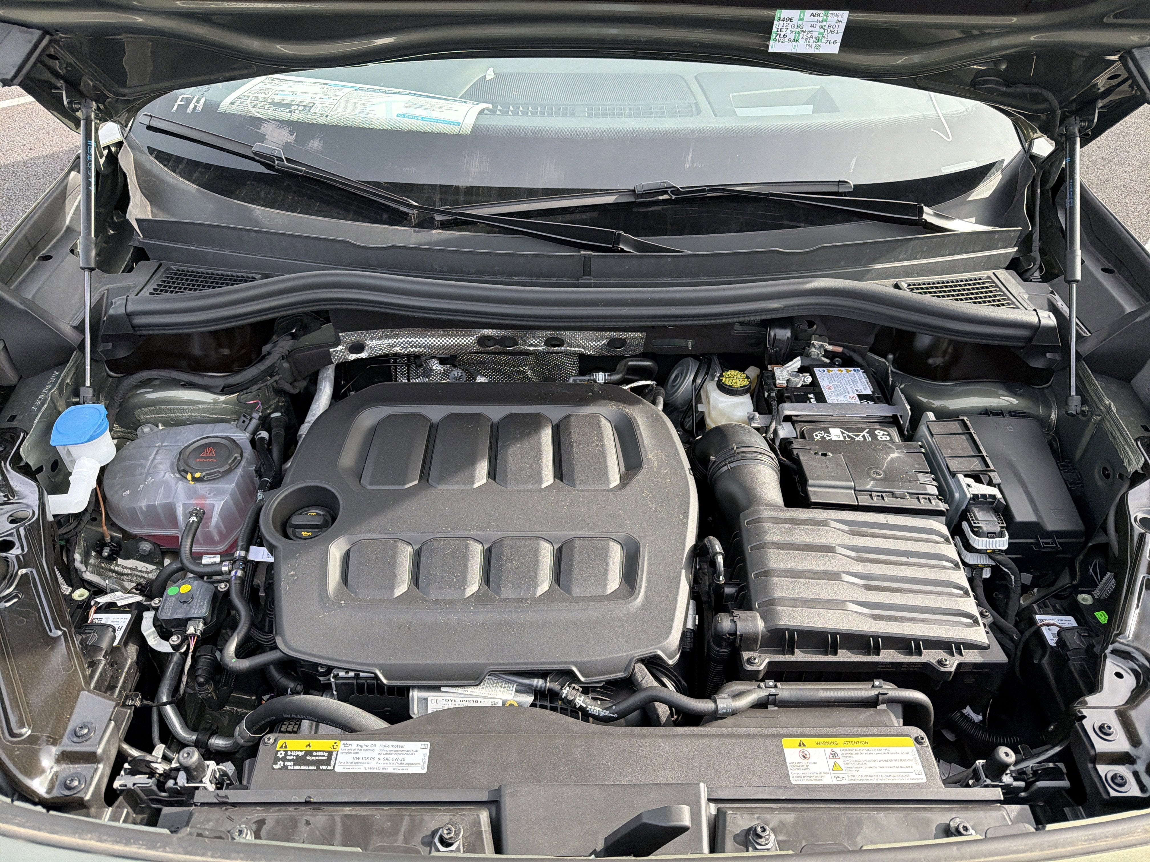 2026 Volkswagen Tiguan 2.0T SE R-Line Black