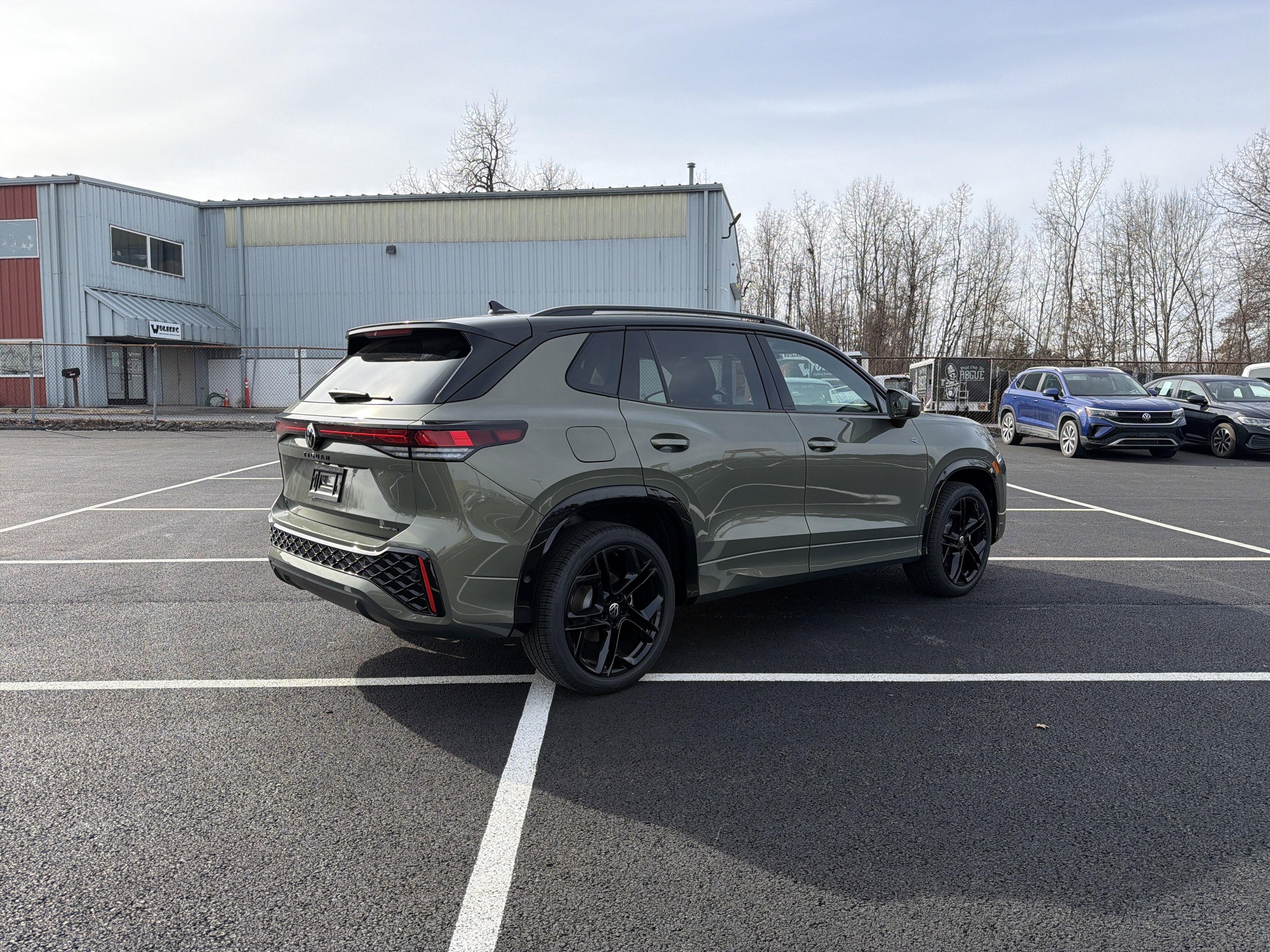 2026 Volkswagen Tiguan 2.0T SE R-Line Black